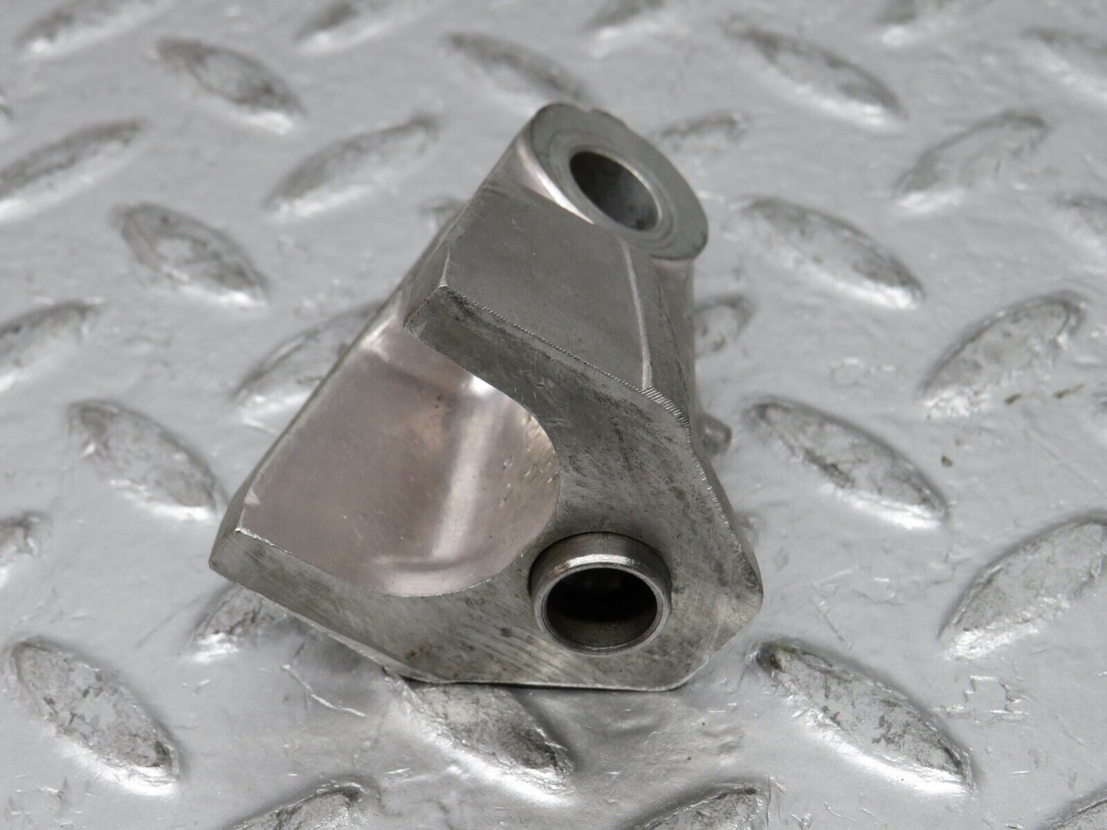 0277 Mercedes-Benz W123 220D Rocker Arm Support 6150550110