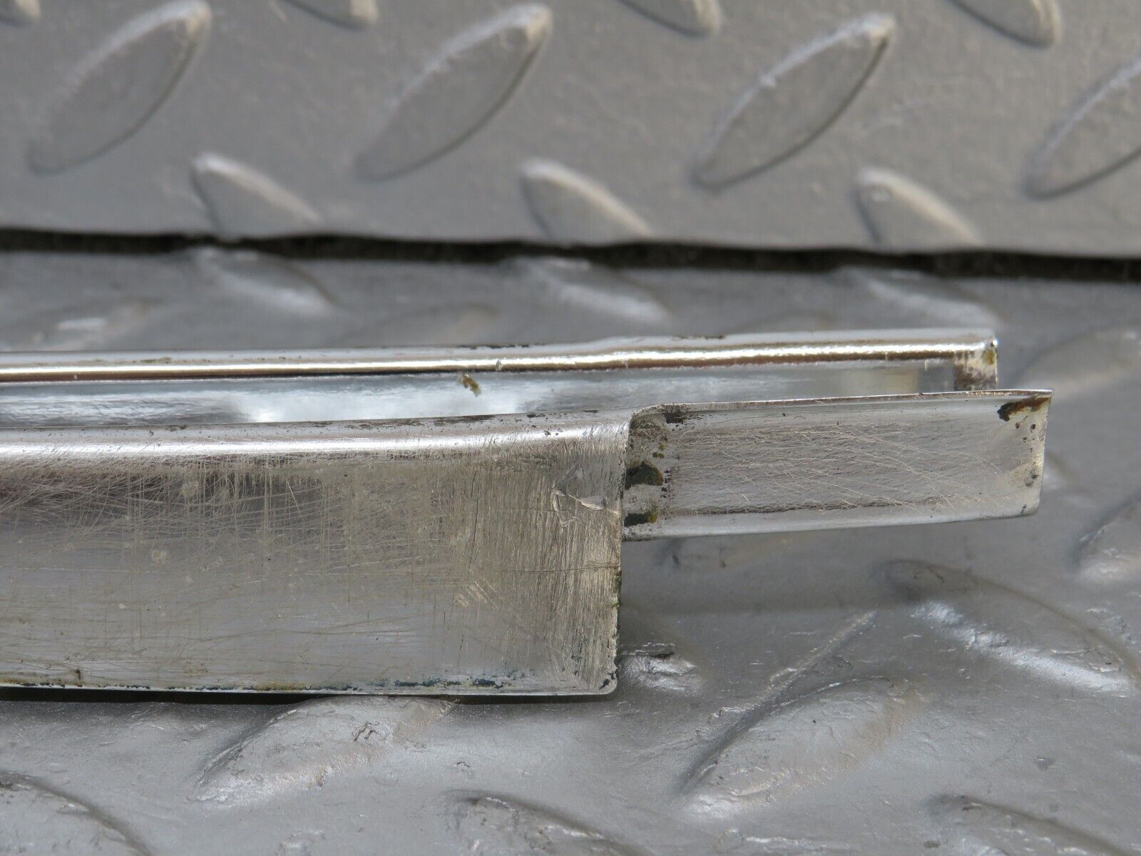 35869 Mercedes-Benz W108 Front Right Door Window Chrome Channel