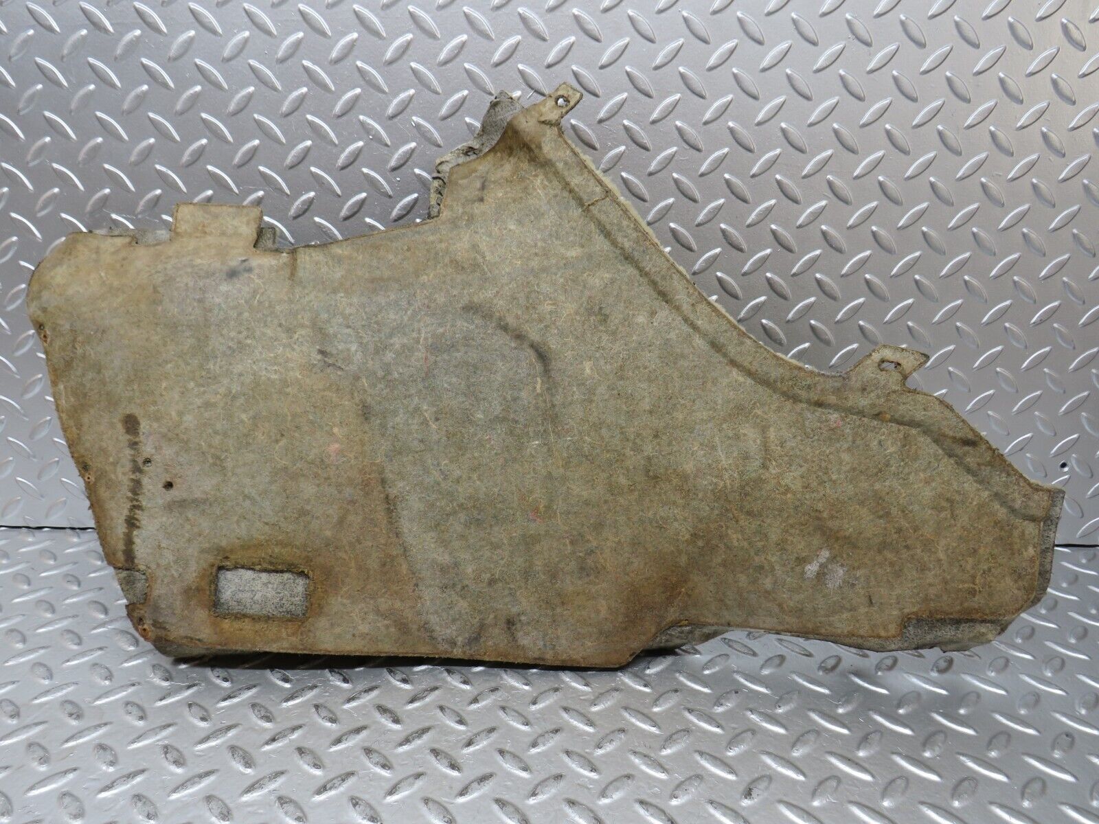 27628 Mercedes-Benz S124 300TE Wagon Centre Console Carpet Right Side Beige