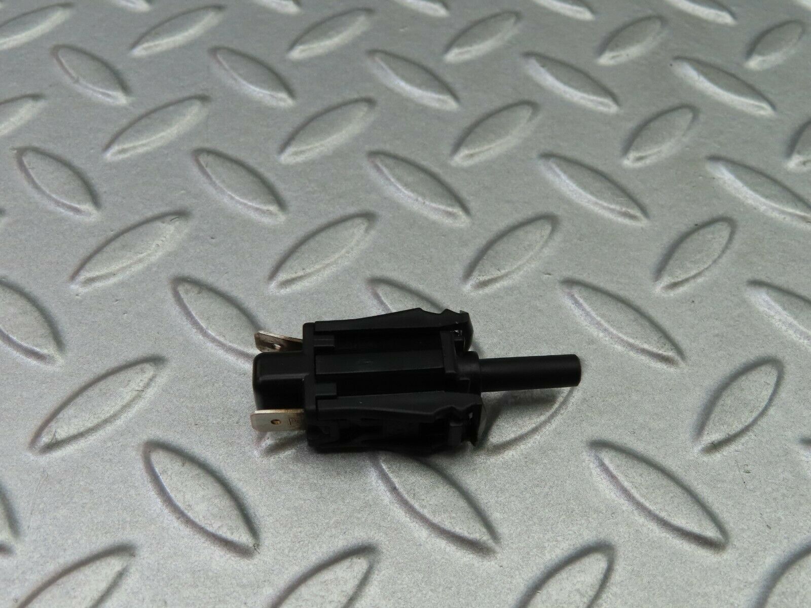 6099 Mercedes-Benz W126 380SE Door Contact Switch 0015458714