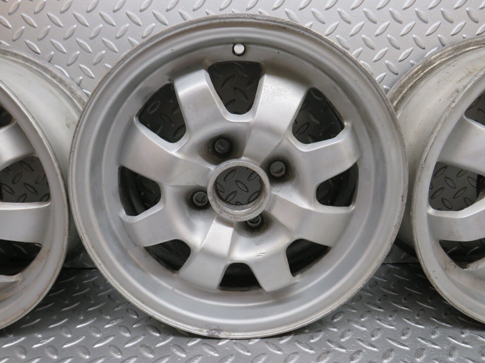 30197 Porsche 924 Alloy Wheel Set 6Jx14H2 477601031