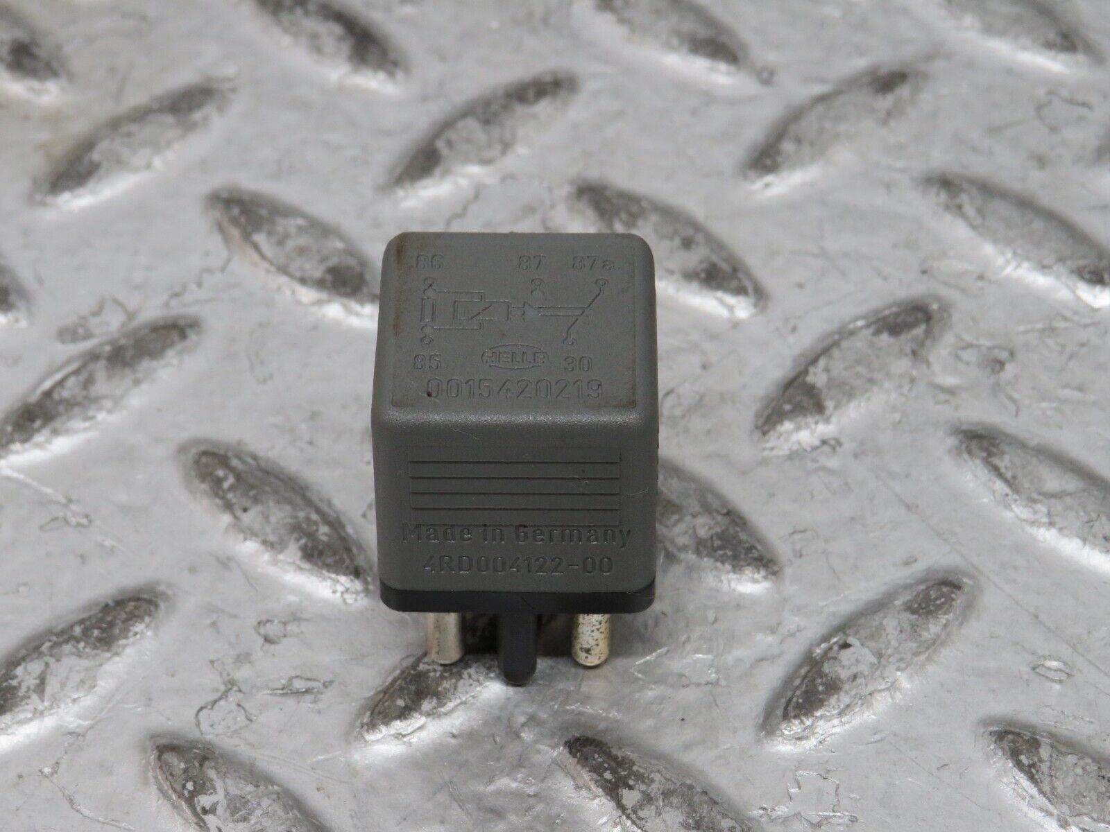 27866 Mercedes-Benz W123 280E Multi Purpose Relay 0015420219