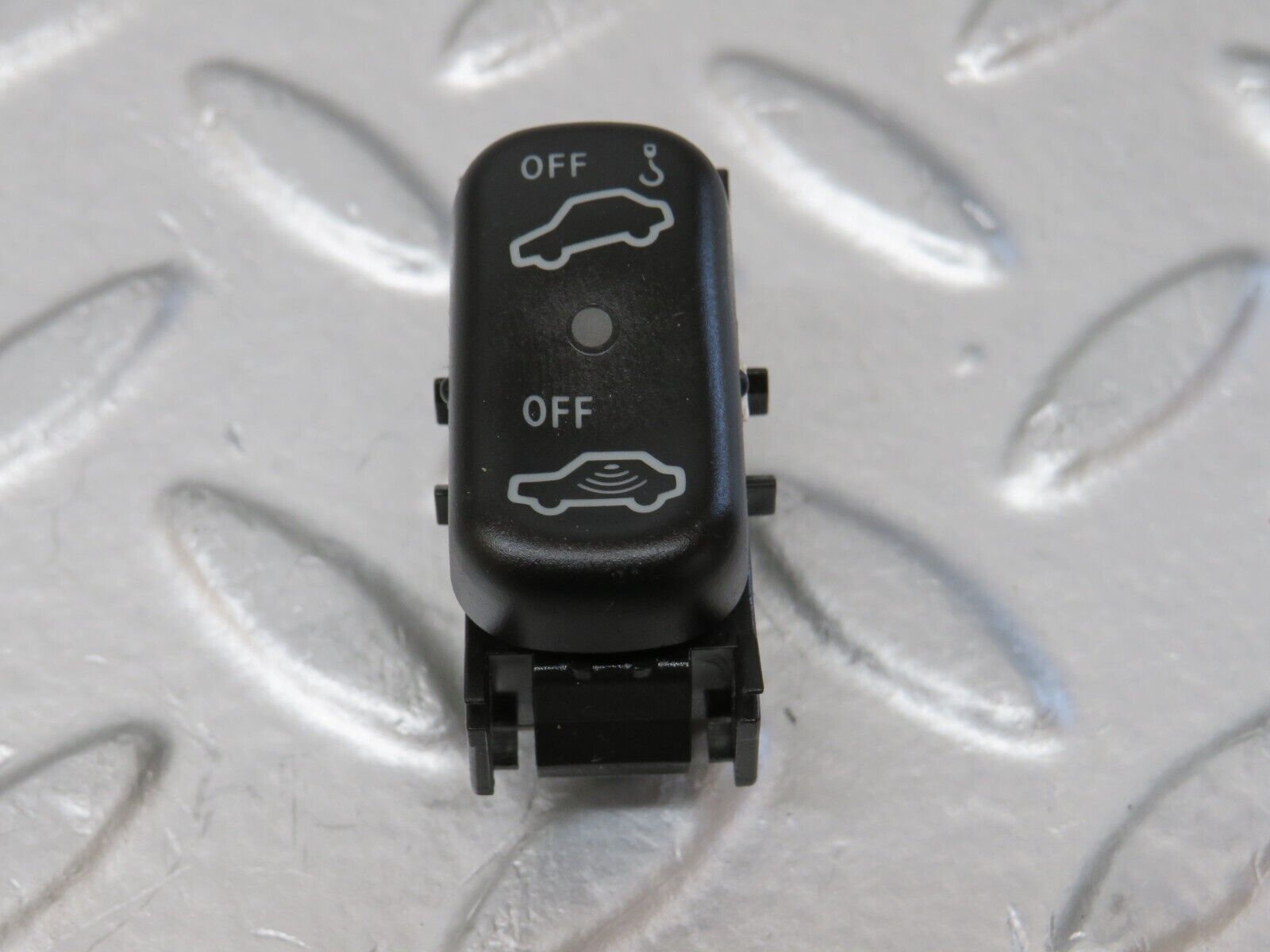 34961 Mercedes-Benz W210 320E Towing Alarm Switch 2108201710