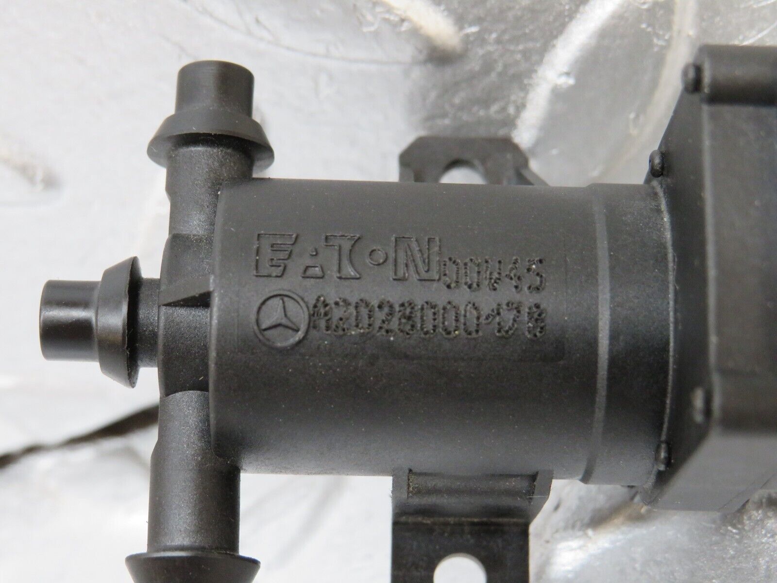 34888 Mercedes-Benz W210 320E Heater Control Vacuum Valve 2028000178