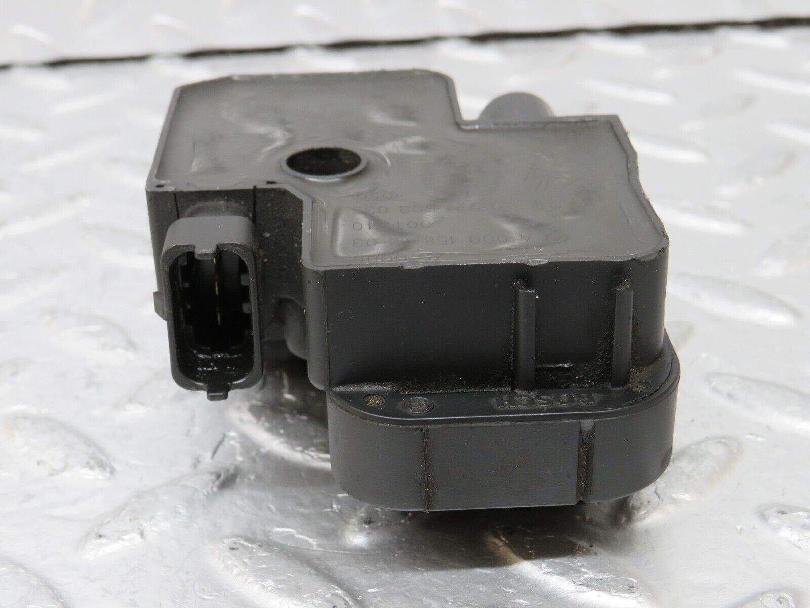 34902 Mercedes-Benz W210 320E Ignition Coil Bosch 0001587803 0221503035