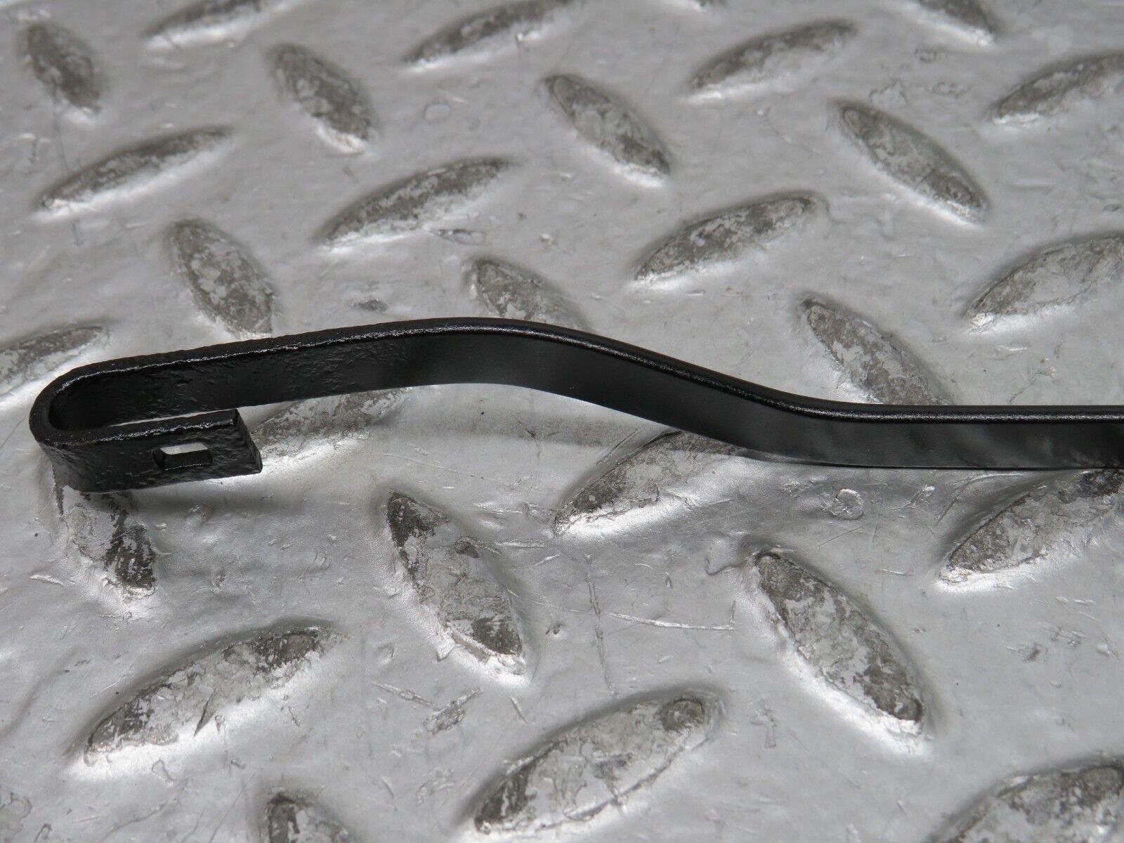 28769 Mercedes-Benz W123 230E Wiper Arm Bosch Left Side