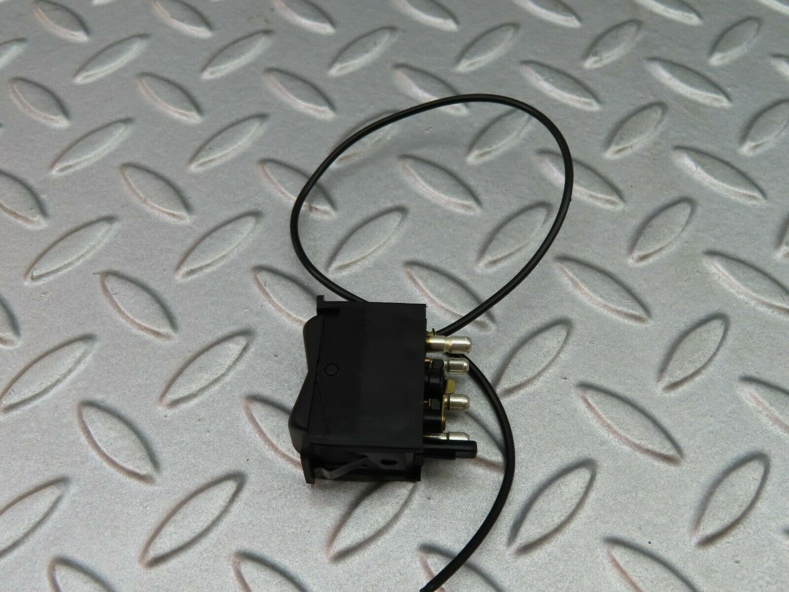 5804 Mercedes-Benz W123 200 Rear Window Defroster Switch 0008206110