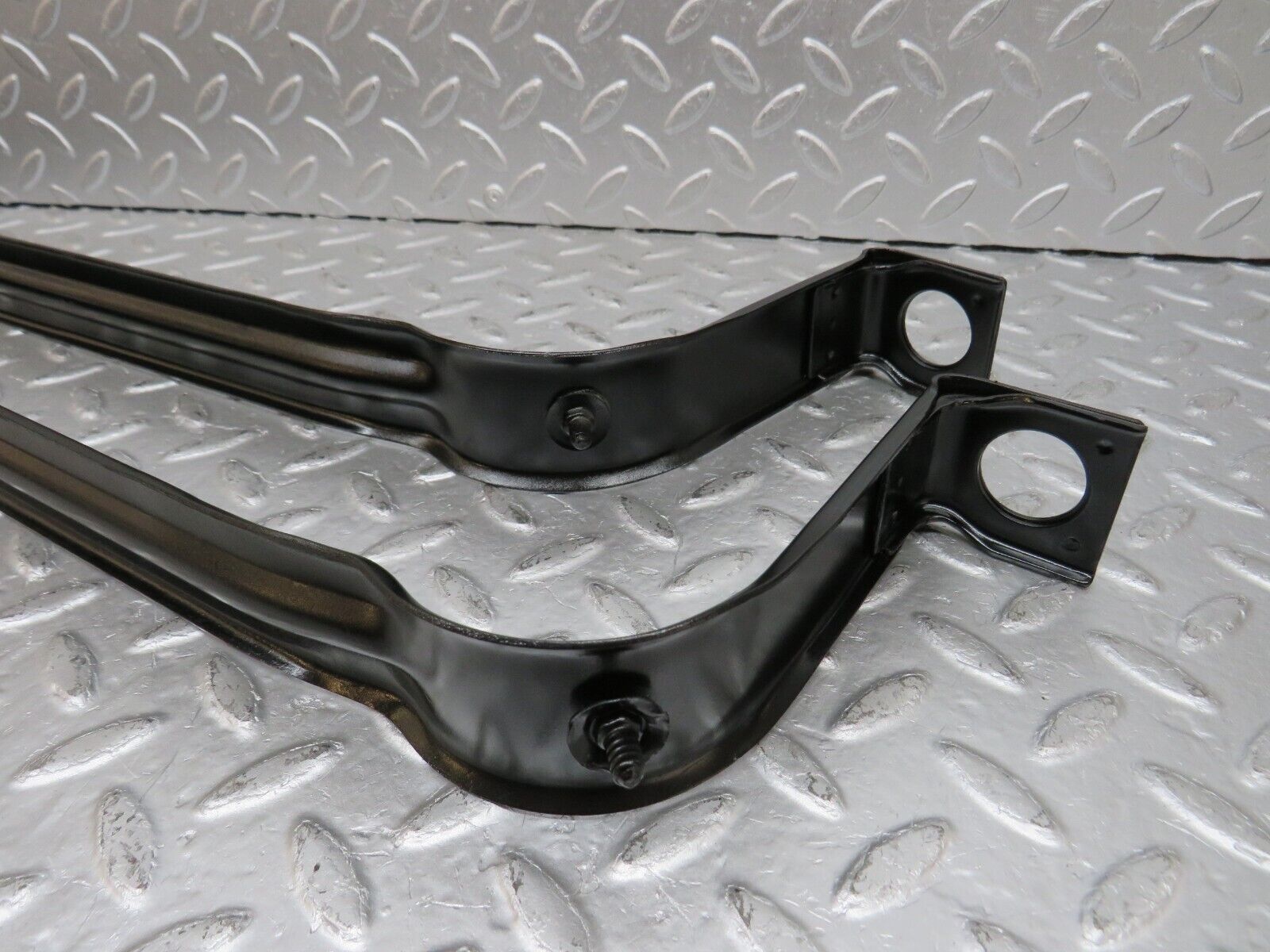 33393 Mercedes-Benz W202 C180 Fuel Tank Tightening Strap 2024700740