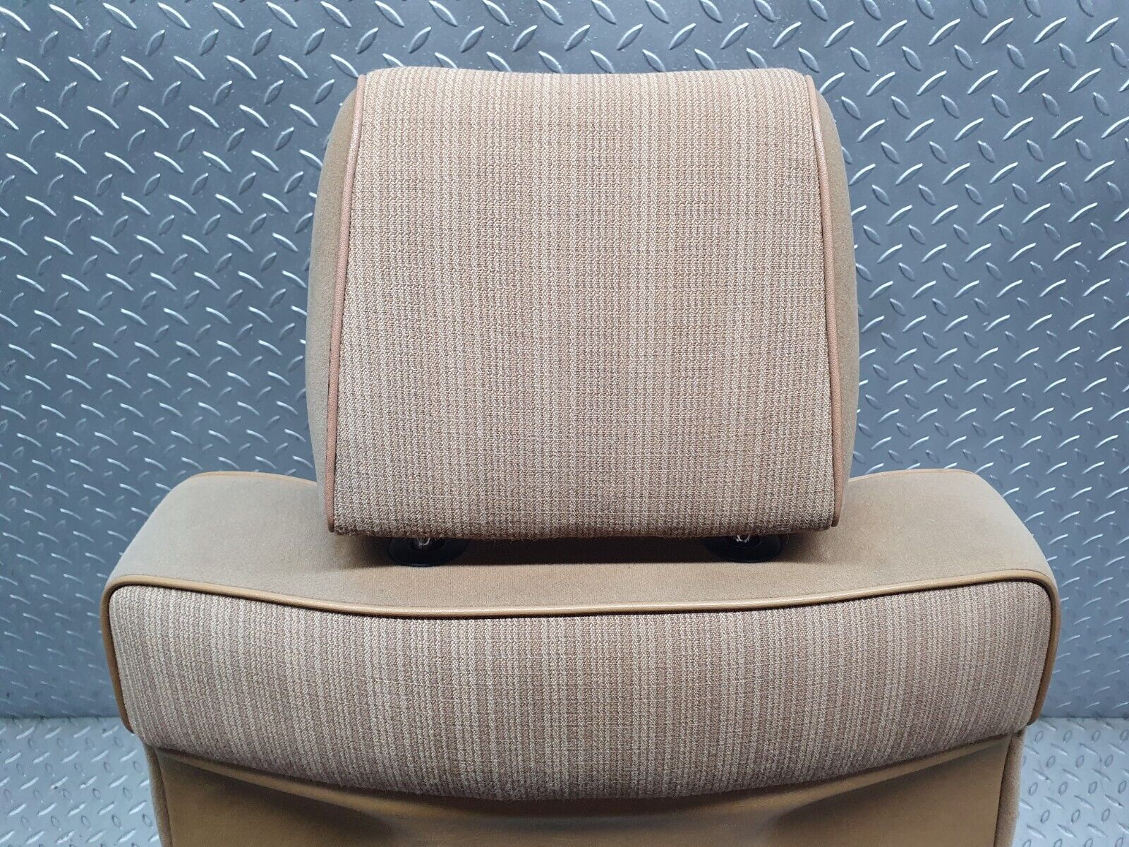 41374 Mercedes-Benz W124 200E Front Right Driver Side Seat Palomino 1249101050