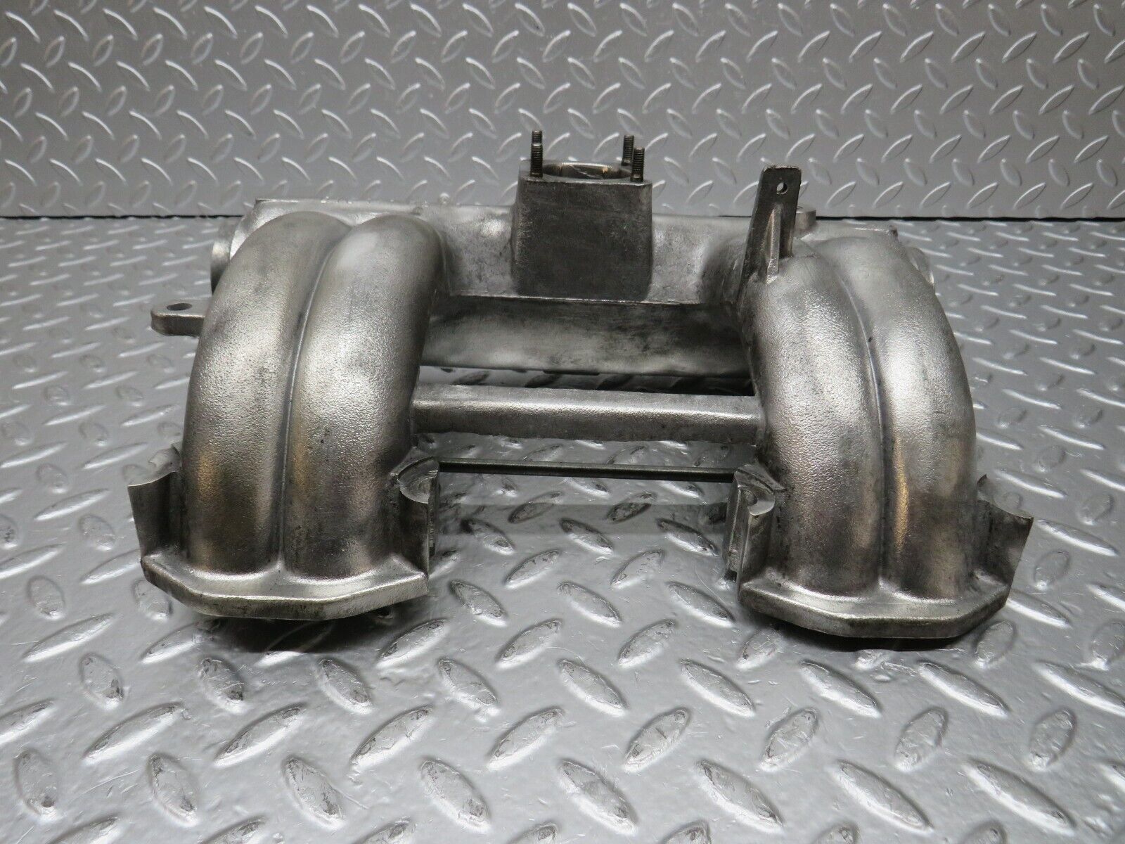 31142 Mercedes-Benz W123 200D Wagon Intake Manifold 6151410201