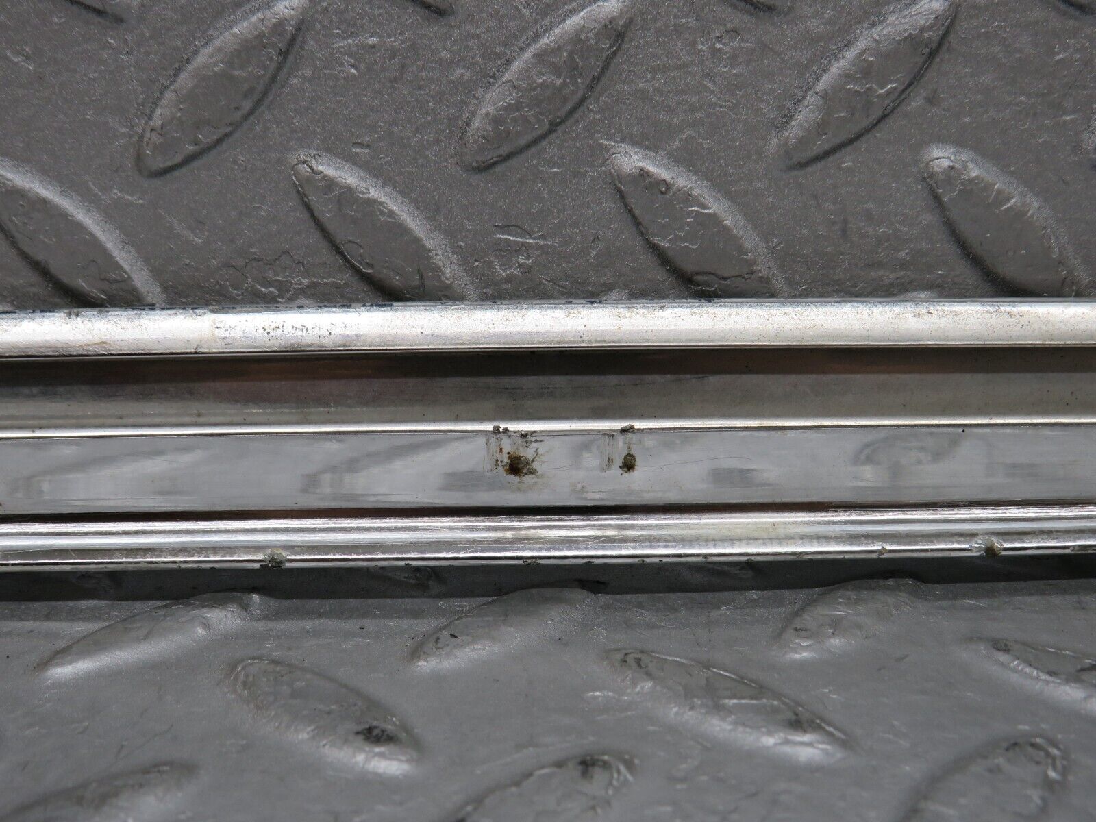 37313 Mercedes-Benz W109 300SEL Front Right Door Chrome Moulding Trim