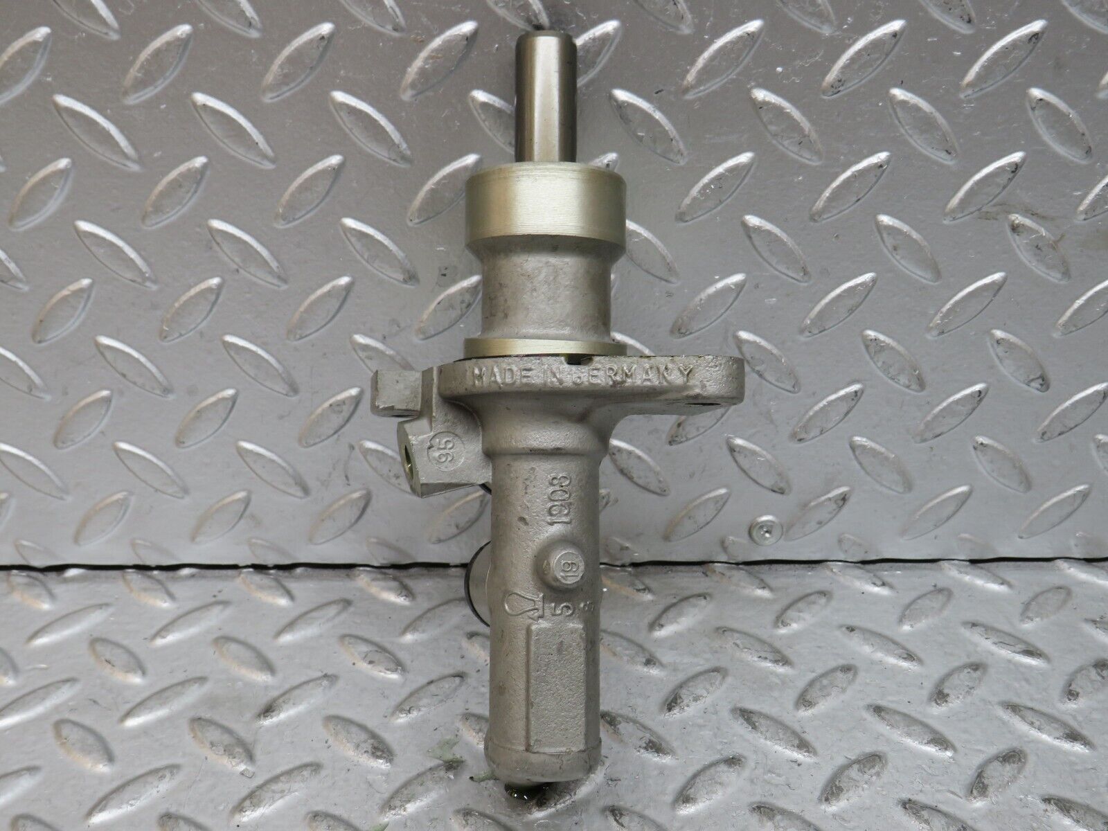 29047 Mercedes-Benz C124 320CE Coupe Brake Master Cylinder Lucas