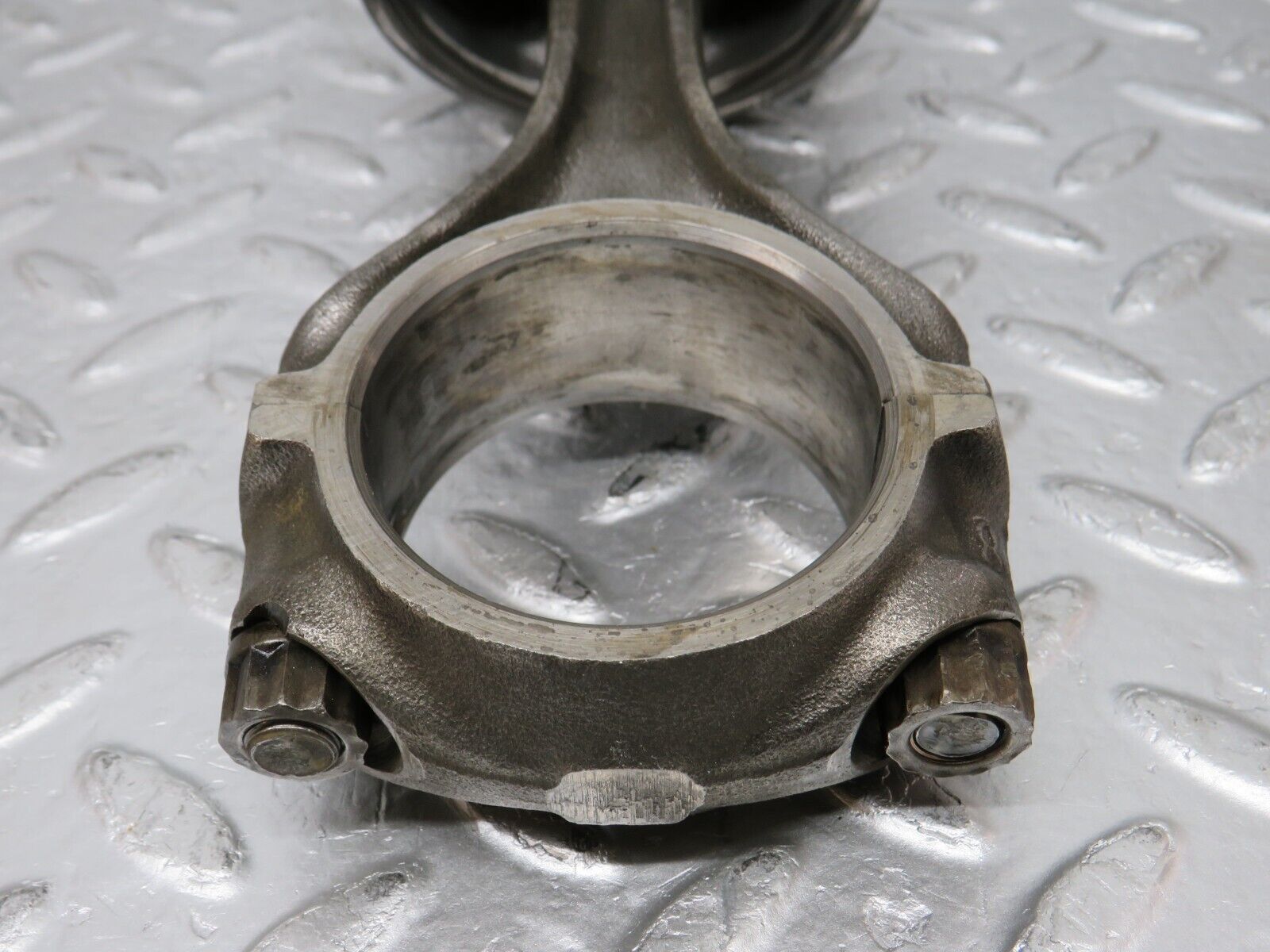 32933 Mercedes-Benz W123 300D Piston With Connecting Rod 90.875 mm 61502