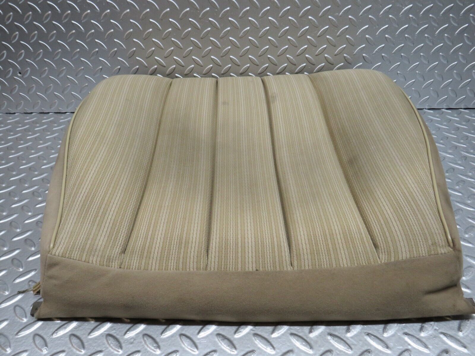 29483 Mercedes-Benz W124 230E Front Right Driver Seat Bottom 1249101050