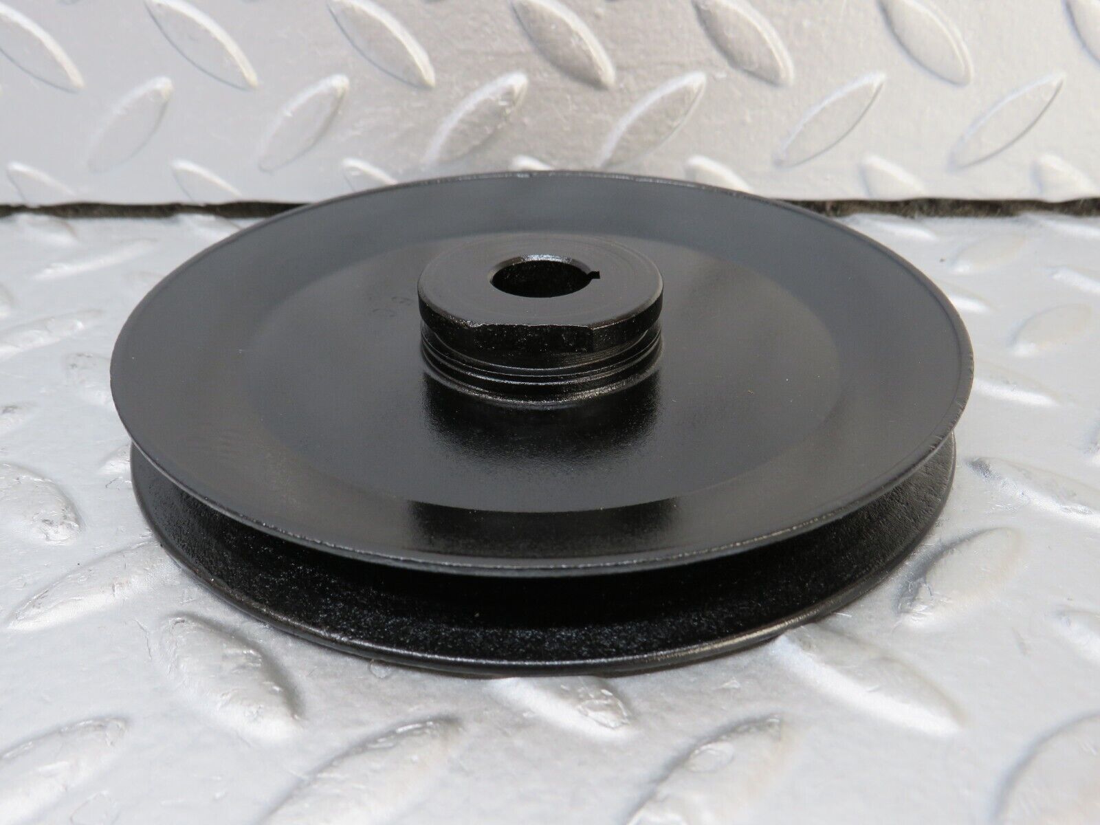 35933 Mercedes-Benz 240D OM616.912 Power Steering Pump Pulley 6172360110