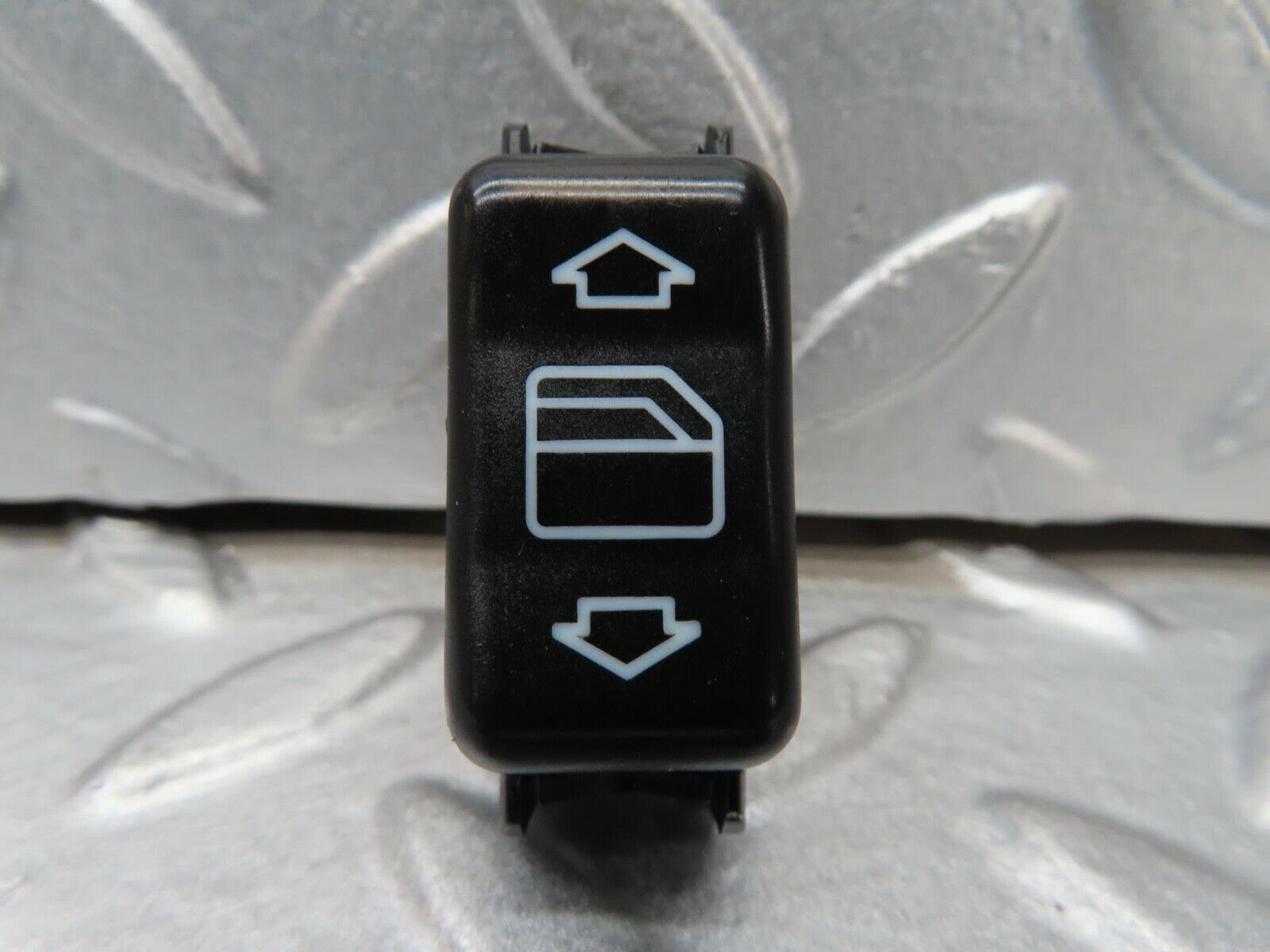 16386 Mercedes-Benz W124 260E Front Right Electric Window Switch 1248209010