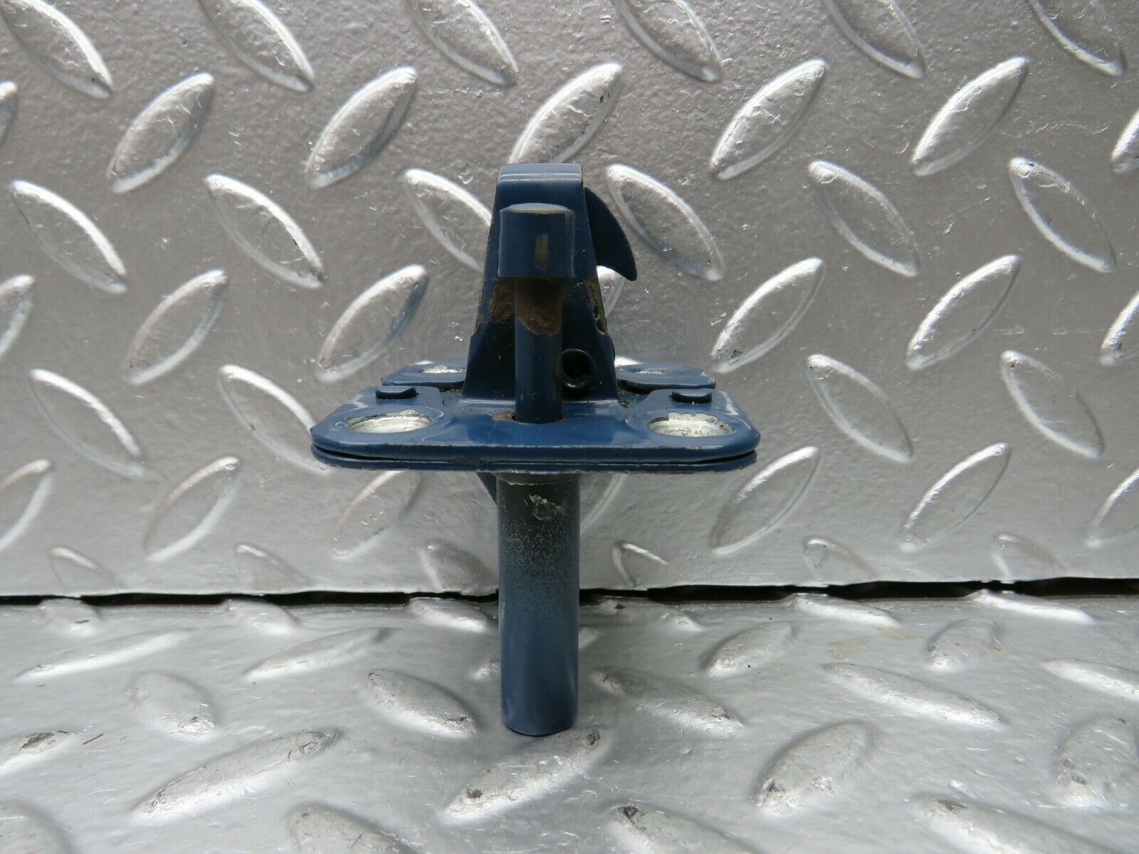 23025 Mercedes-Benz C123 230CE Coupe Bonnet Lock Catch