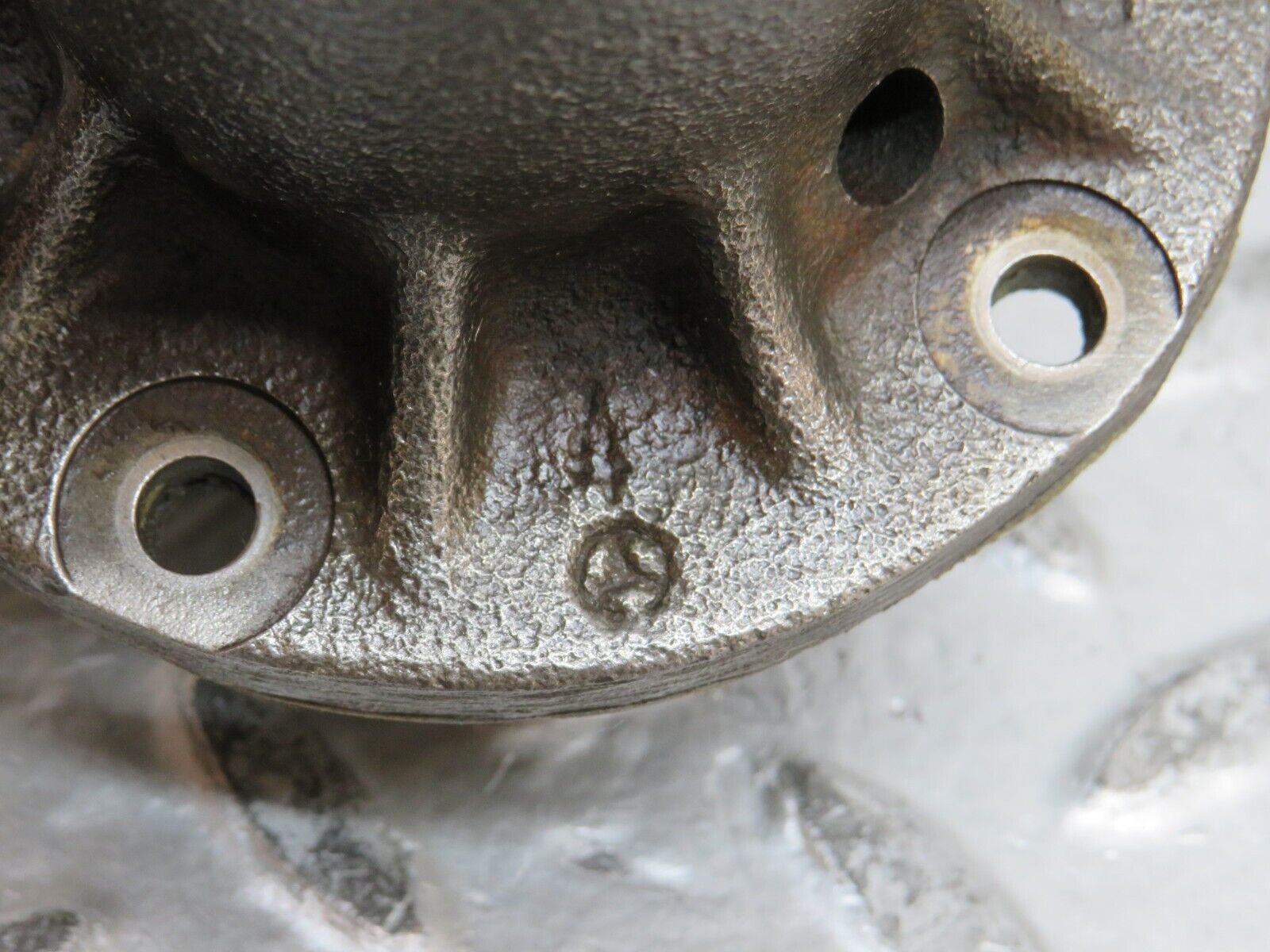 28430 Mercedes-Benz S123 240D Wagon Water Pump 1212010107 1102010110