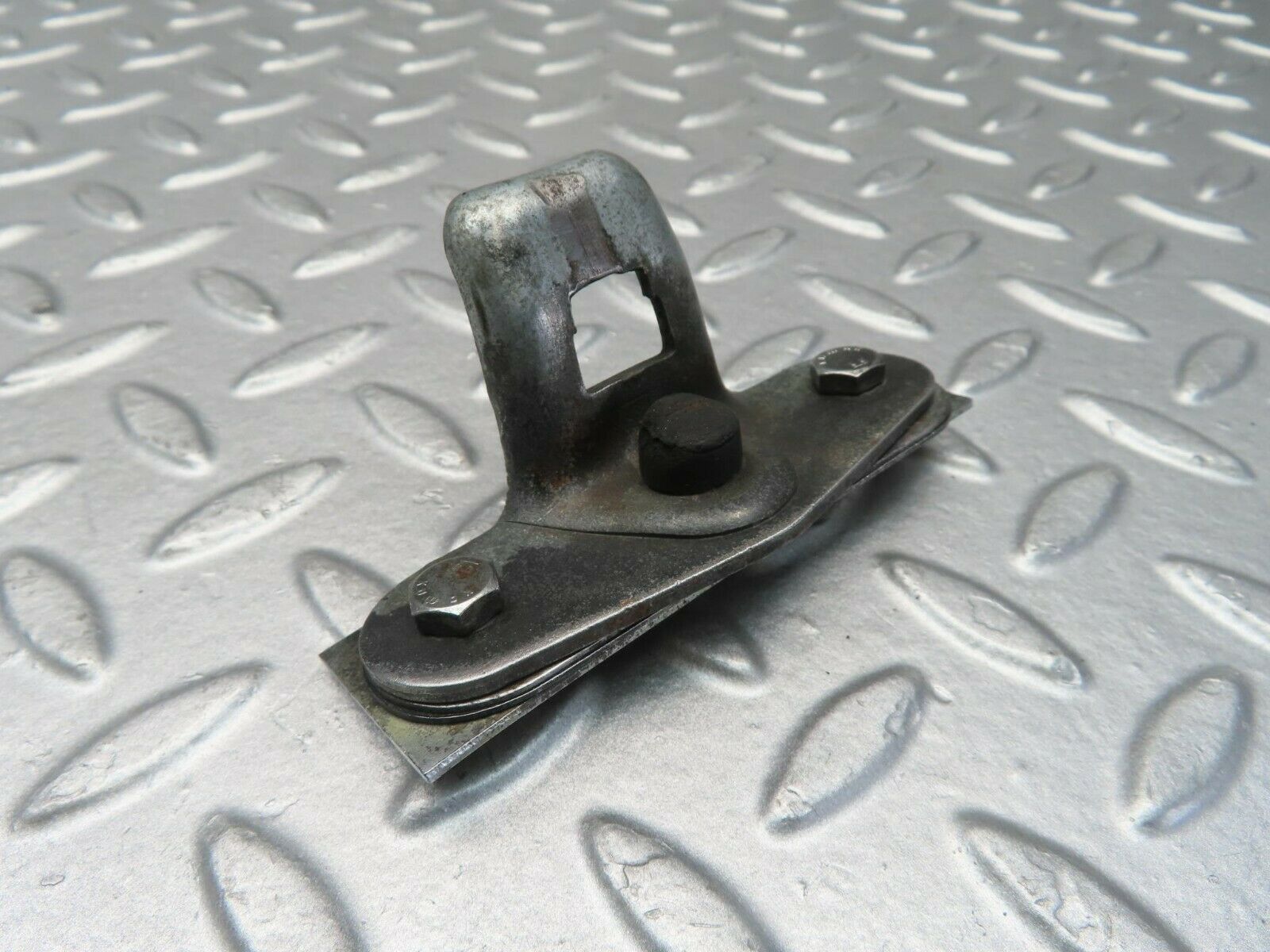 11557 Mercedes-Benz C123 230CE Coupe Trunk Lock Latch 1237580150