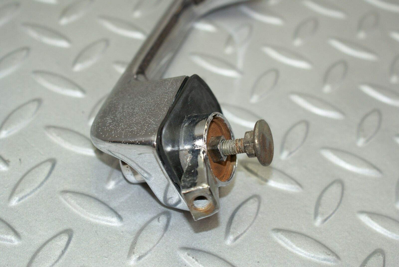 3106 Mercedes-Benz W115 220D Door Handle Rear Left 1157660301