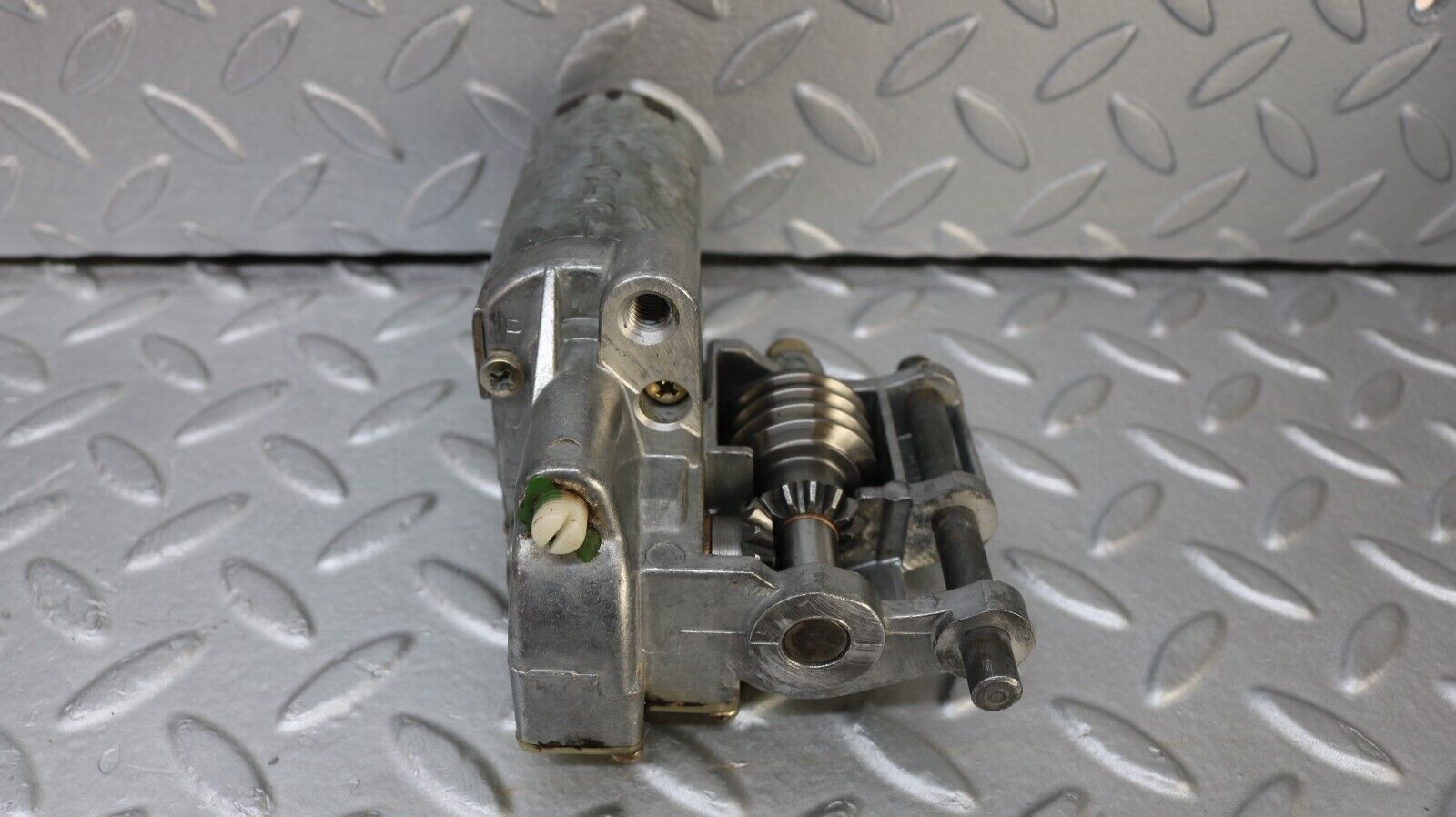 37189 Mercedes-Benz C126 420SEC Coupe Steering Column Adjustment Motor 1264600325