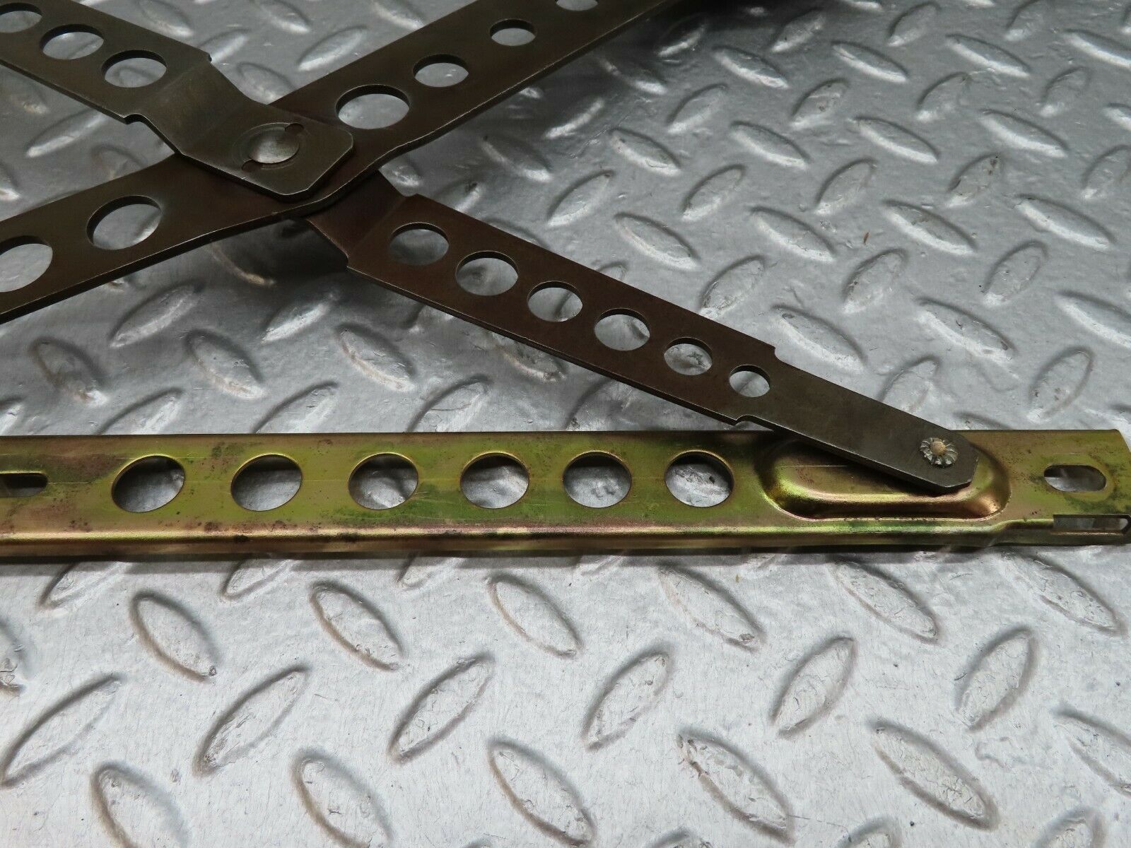 18043 Mercedes-Benz W123 200 Front Left Manual Window Regulator 1237200346