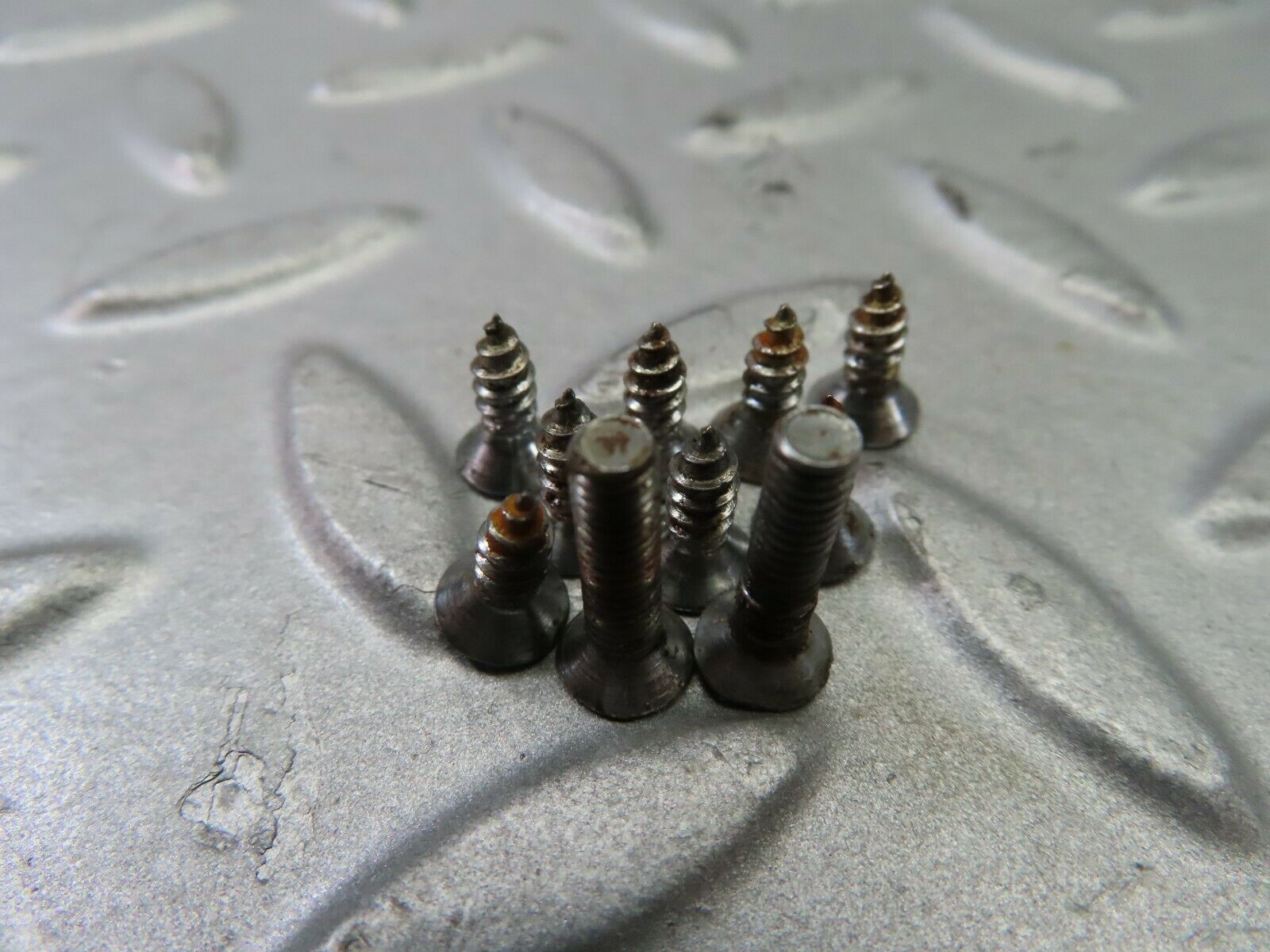 7812 Mercedes-Benz S123 230TE Wagon Sunroof Sliding Guide Rail Left And Right