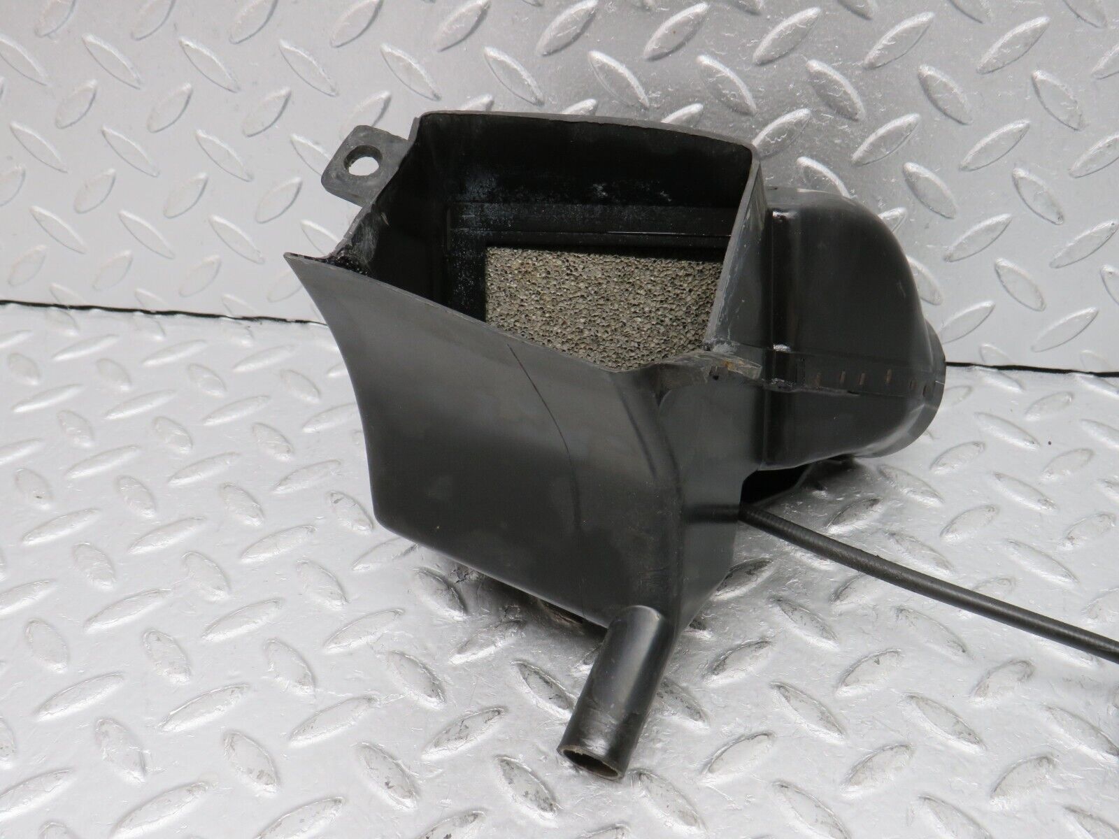 35913 Mercedes-Benz W108 Air Vent Control Left Side 1088301145