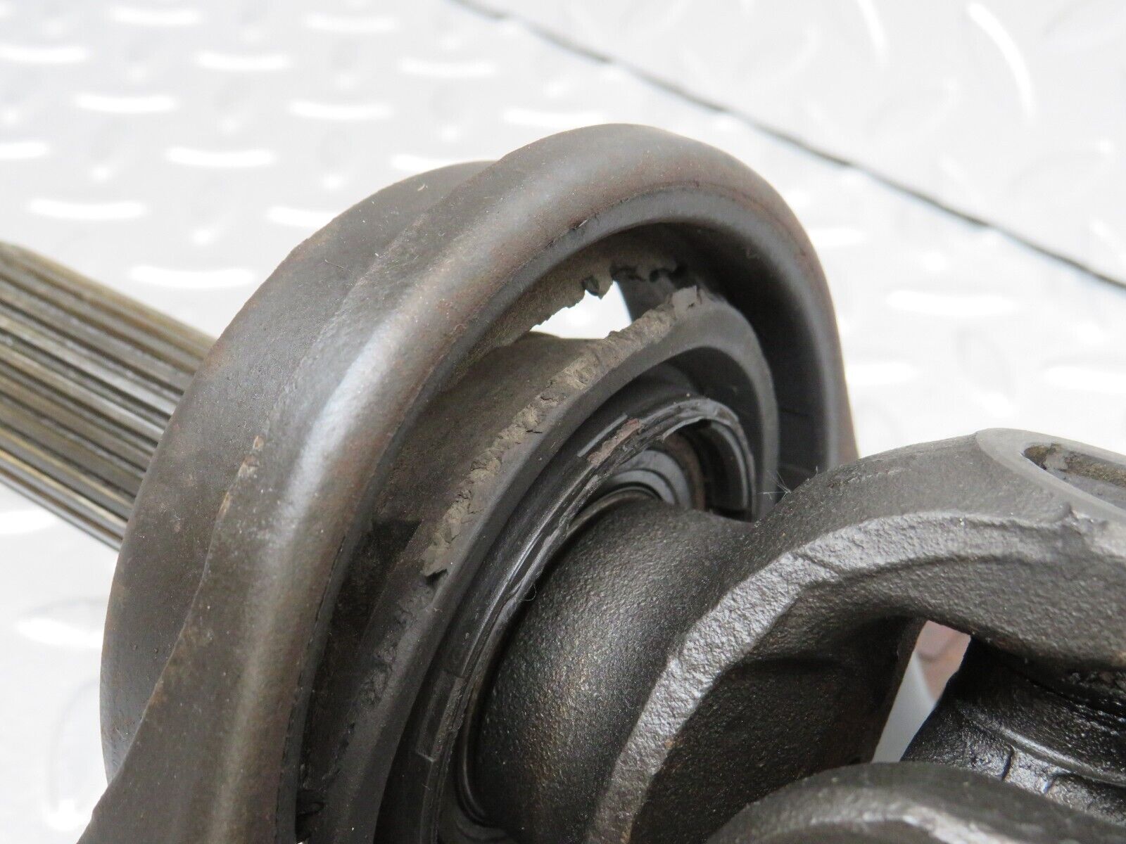 35043 Mercedes-Benz W210 320E Cardan Shaft Prop Shaft 2104109306