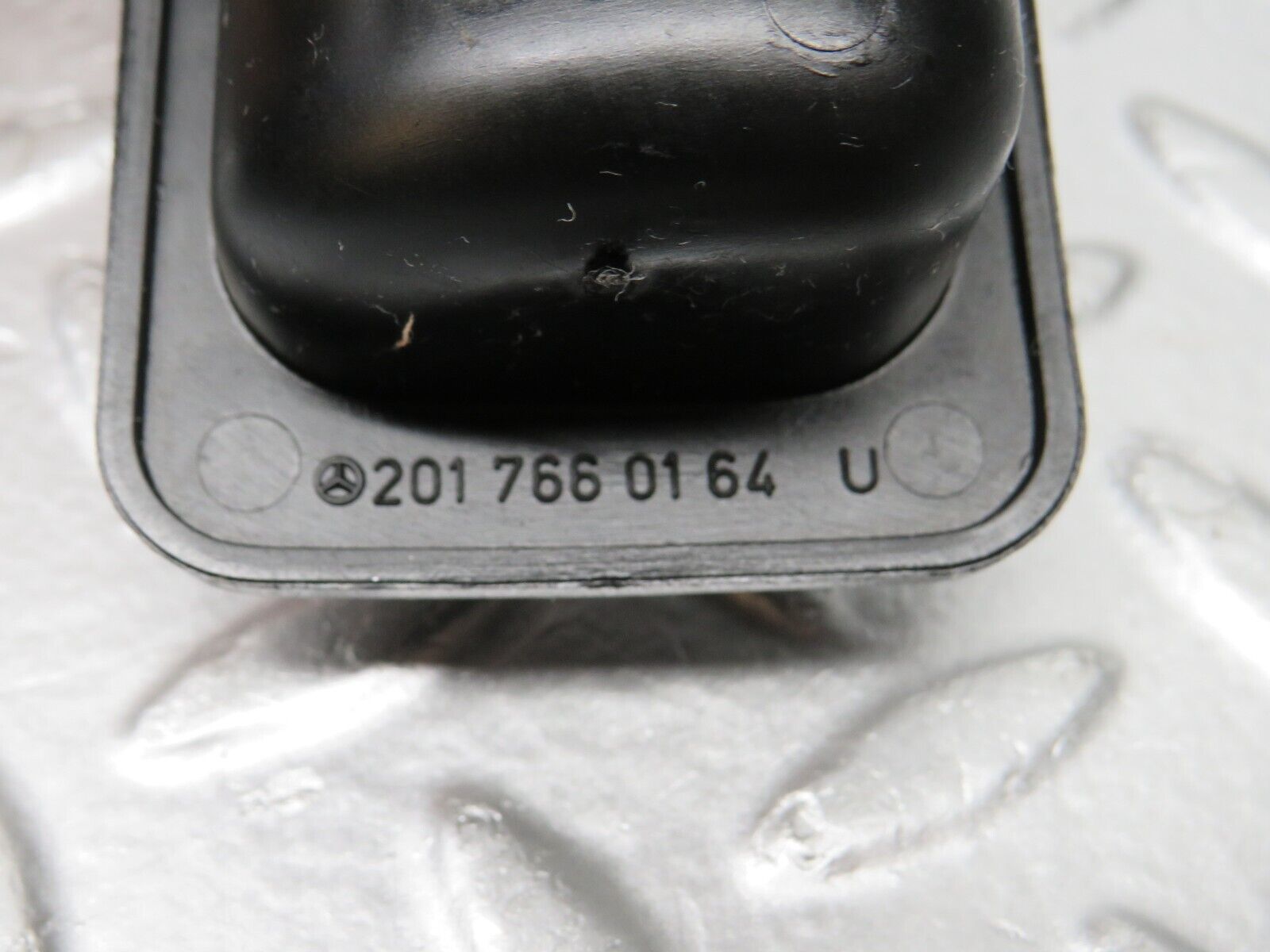 30586 Mercedes-Benz W201 190E 2.0L Left Interior Door Handle 2017660164