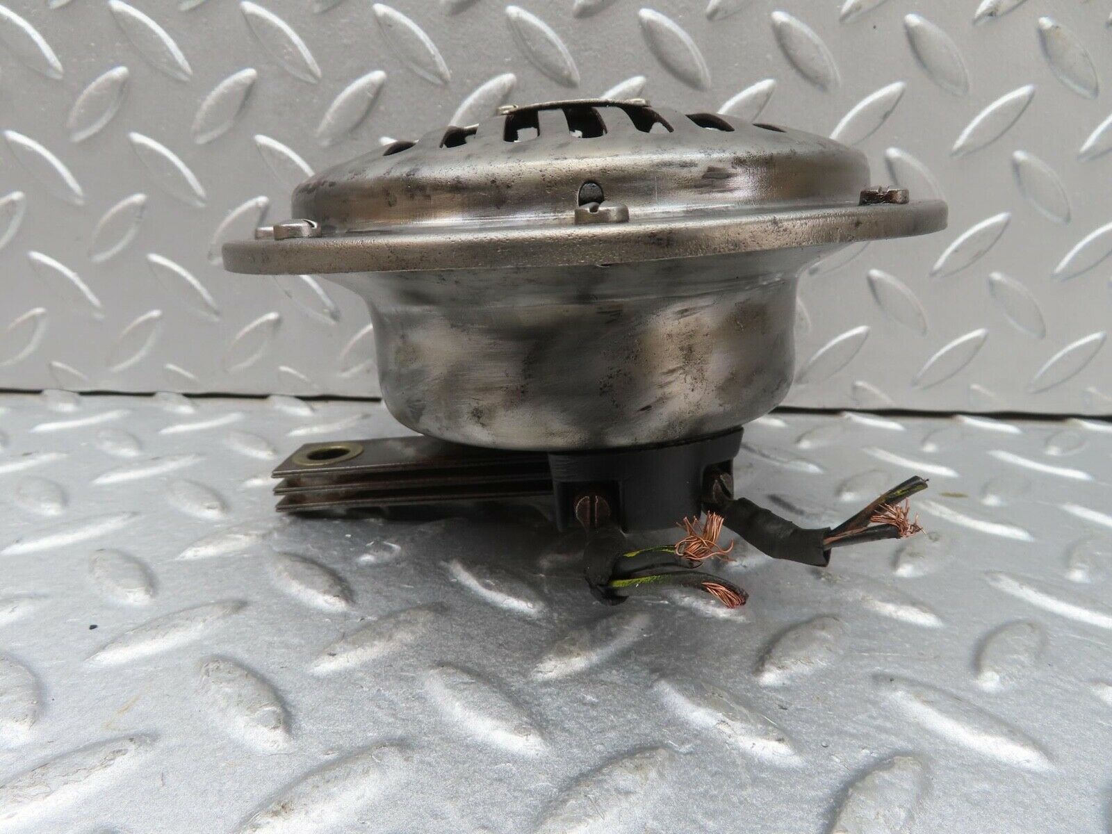 13170 Mercedes-Benz W111 220S Horn Bosch HO/FSA 12/9