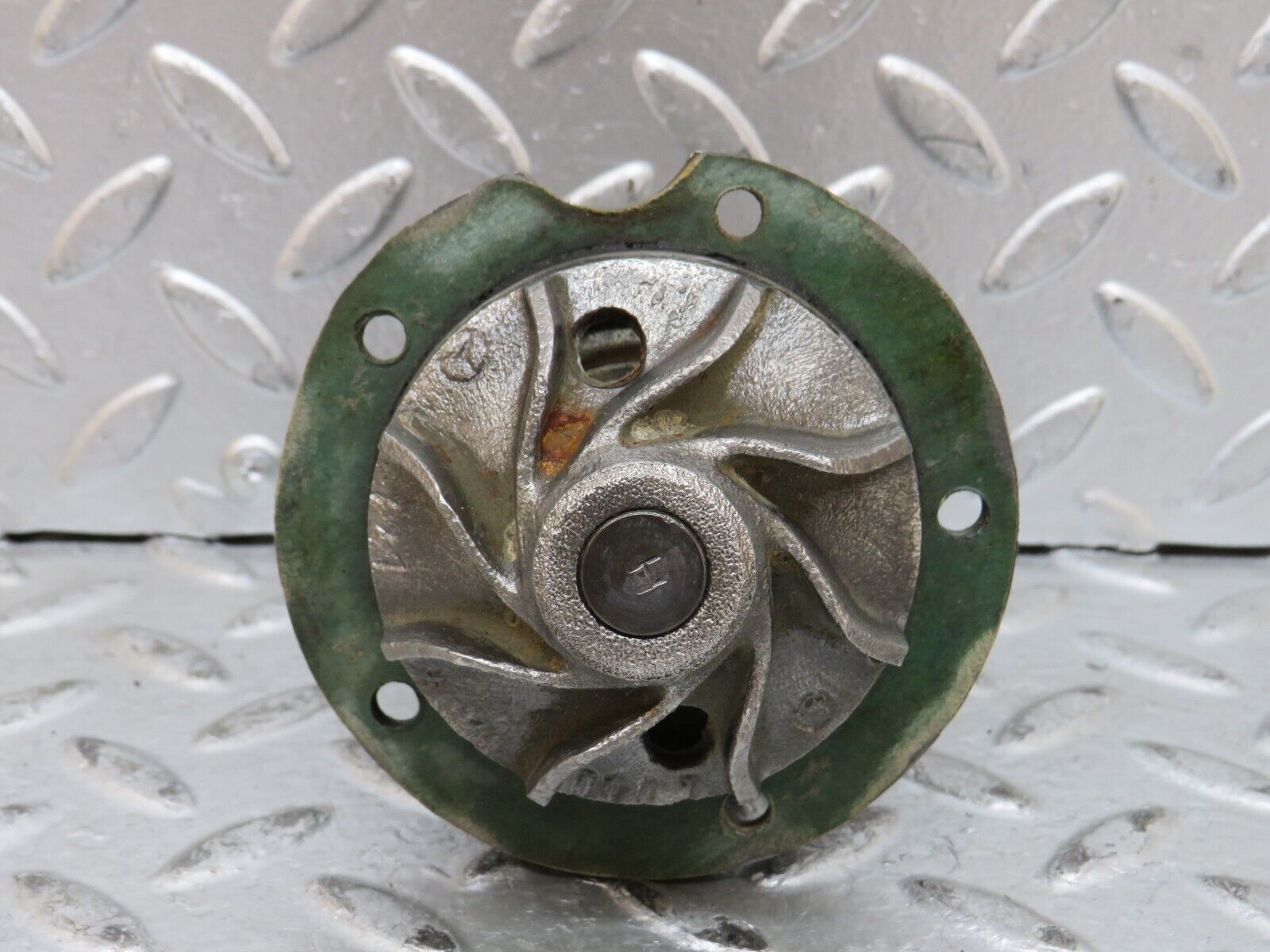 28430 Mercedes-Benz S123 240D Wagon Water Pump 1212010107 1102010110