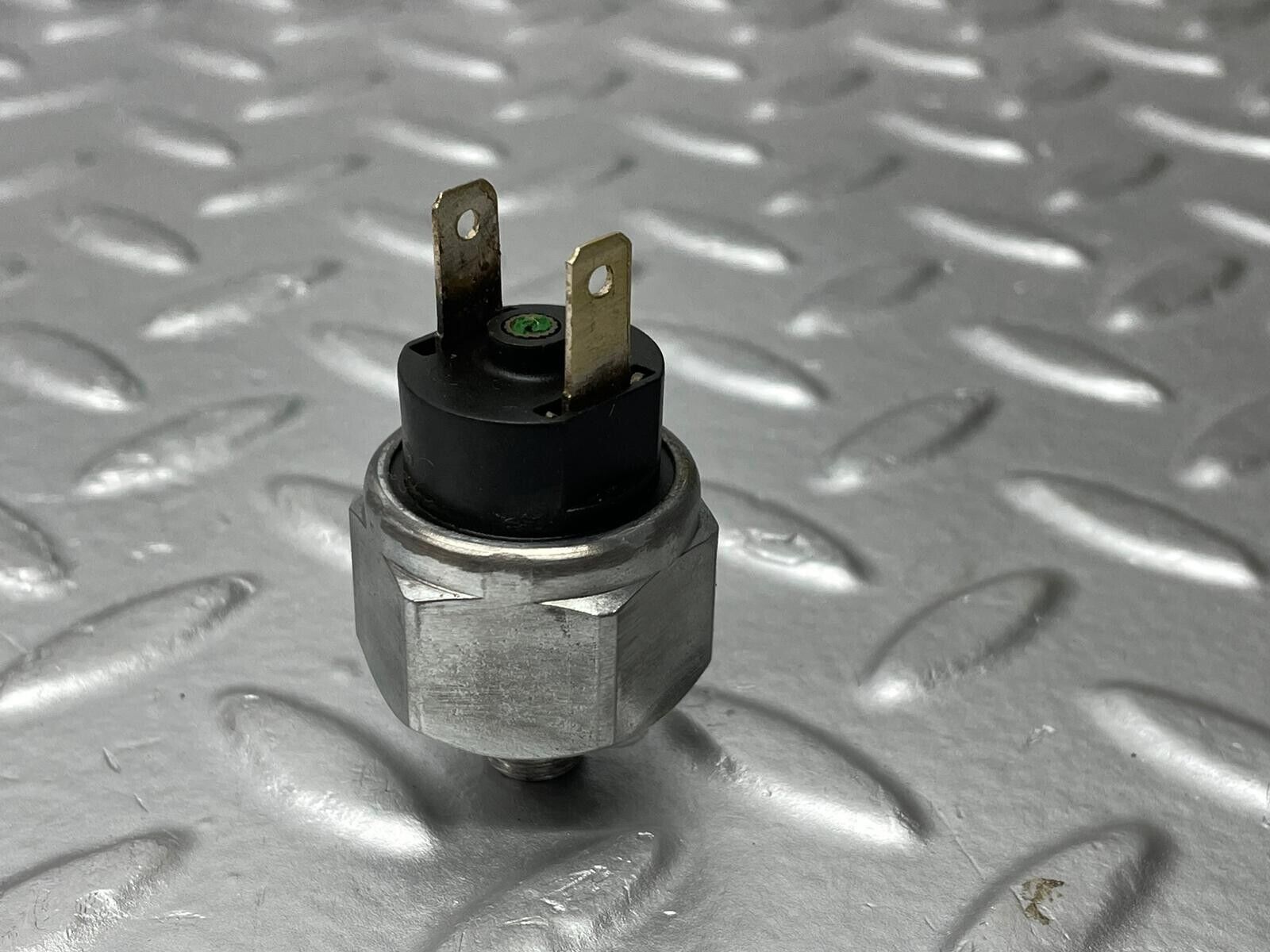 39582 Mercedes-Benz R129 320SL Coupe Aircon Pressure Switch 1248208310