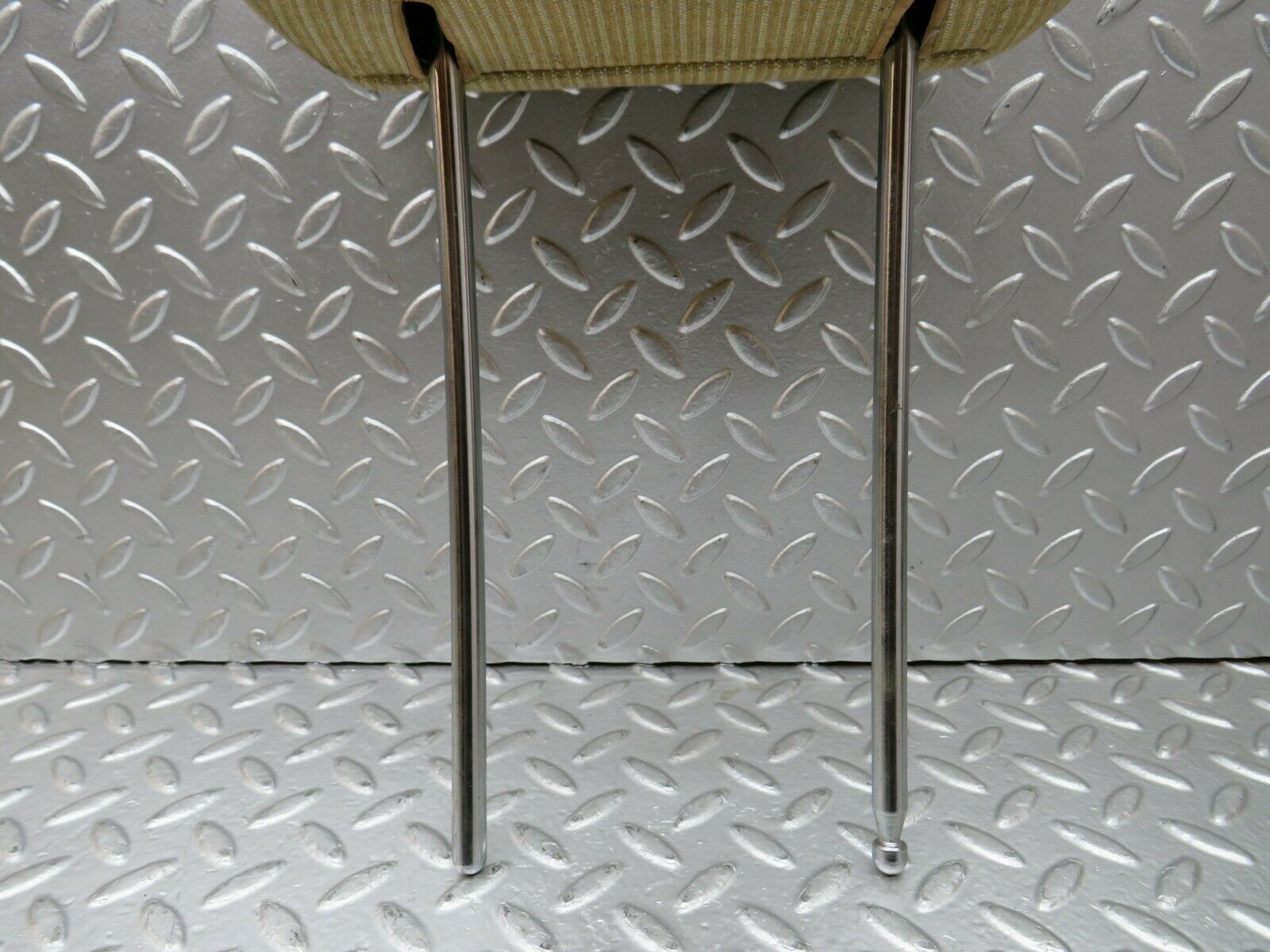 24142 Mercedes-Benz W123 280E Front Seat Headrest