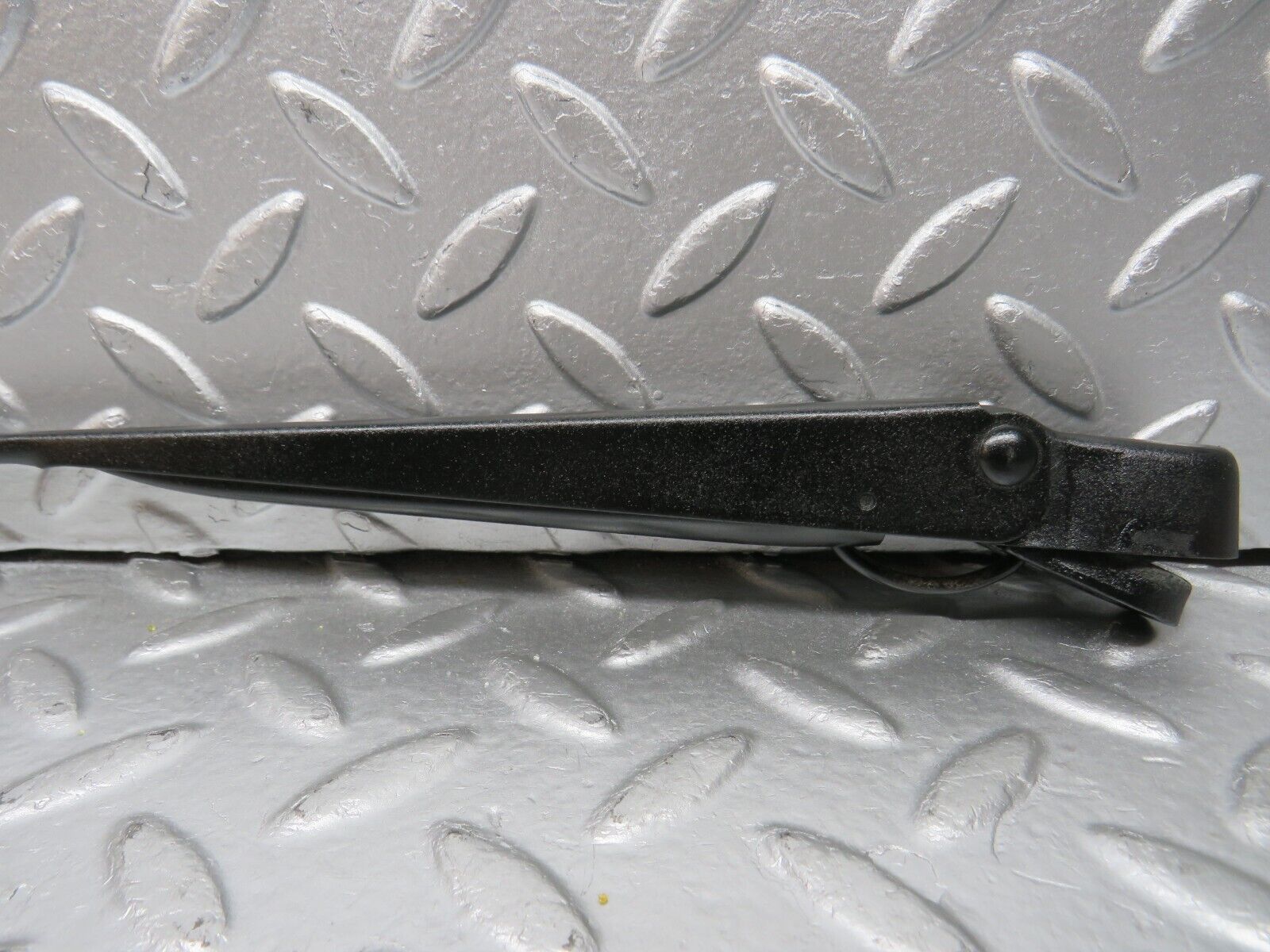 31161 Mercedes-Benz W123 200D Wiper Arm Bosch Left Side