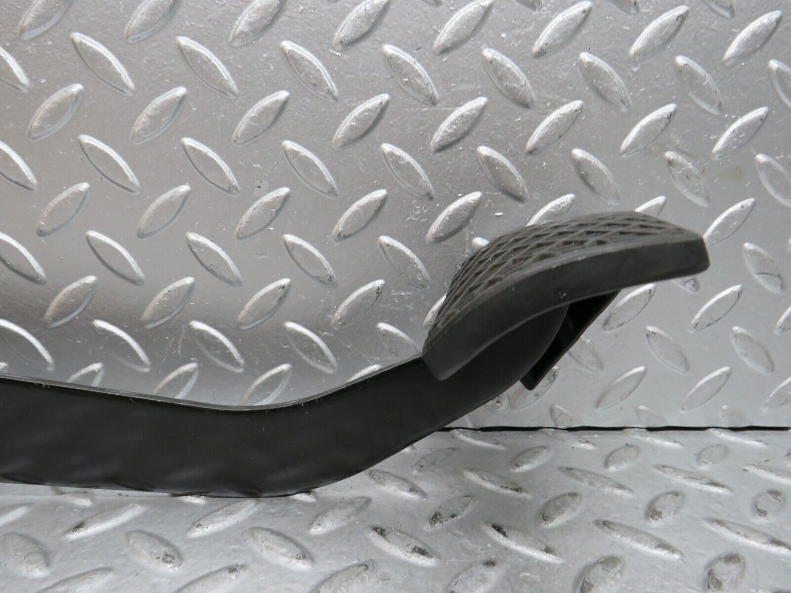 29035 Mercedes-Benz C124 320CE Coupe Brake Pedal With Rubber 1232910082