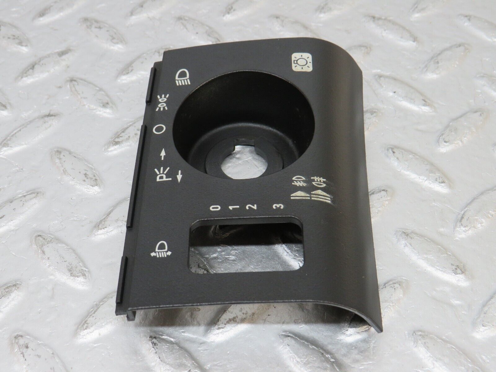 33314 Mercedes-Benz W202 C180 Headlight Switch Surround Cover 2026890380