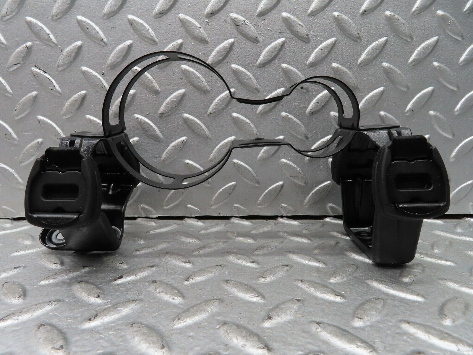 19409 Mercedes-Benz C140 CL420 Coupe Fuel Pump Fuel Filter Bracket