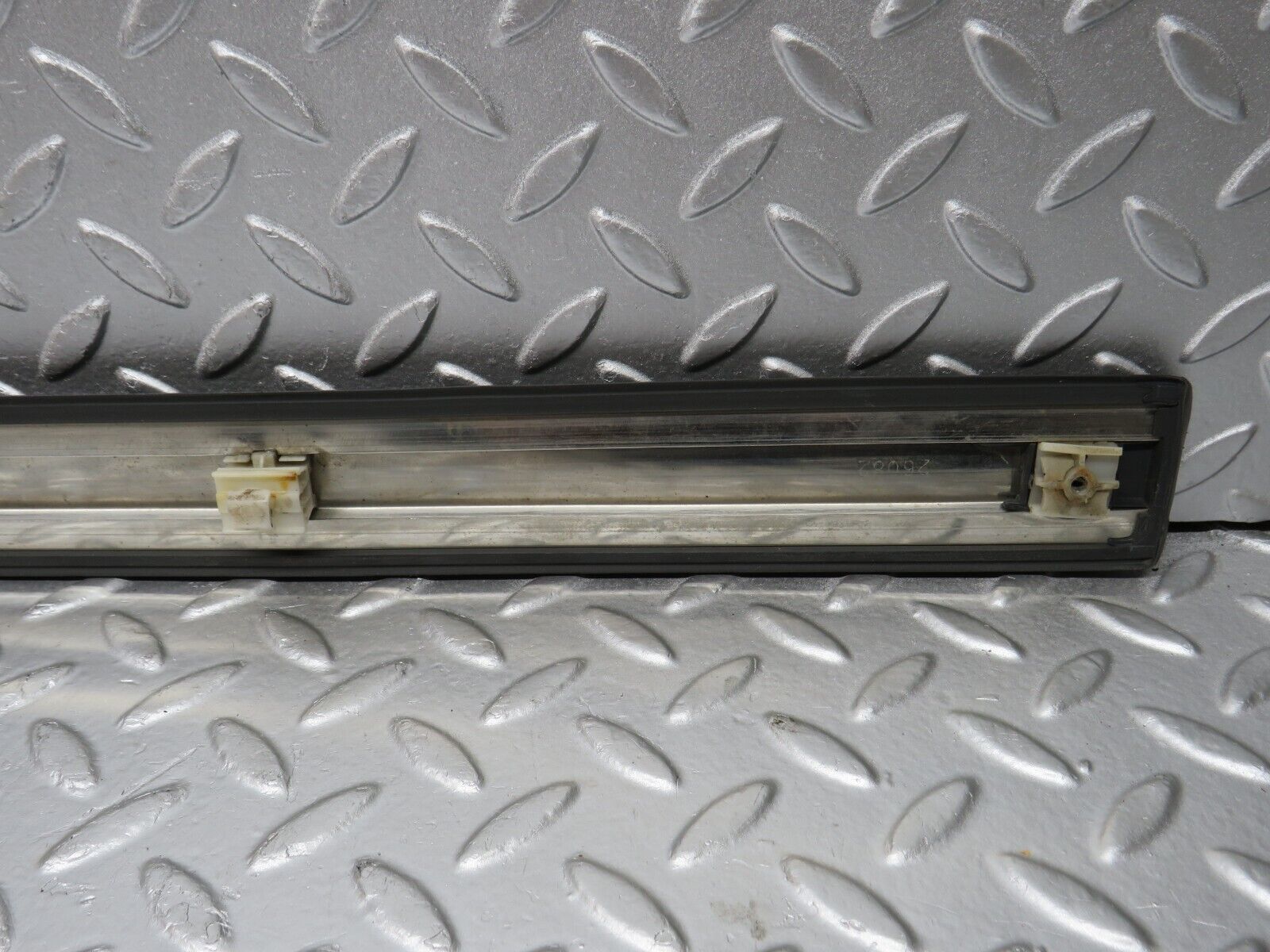 33956 Mercedes-Benz W124 260E Front Left Door Centre Moulding Trim