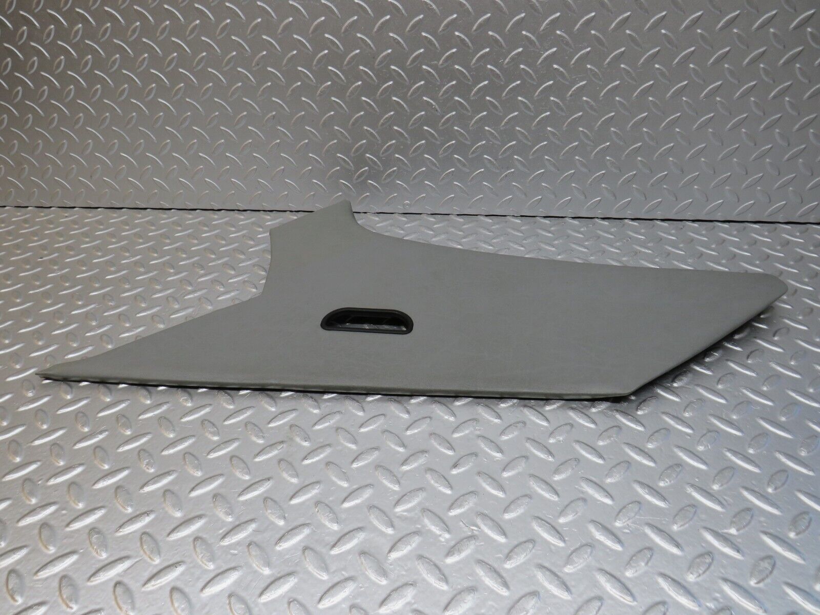 33576 Mercedes-Benz W201 190E 2.0L C Pillar Cover Trim Right Grey 2016950244