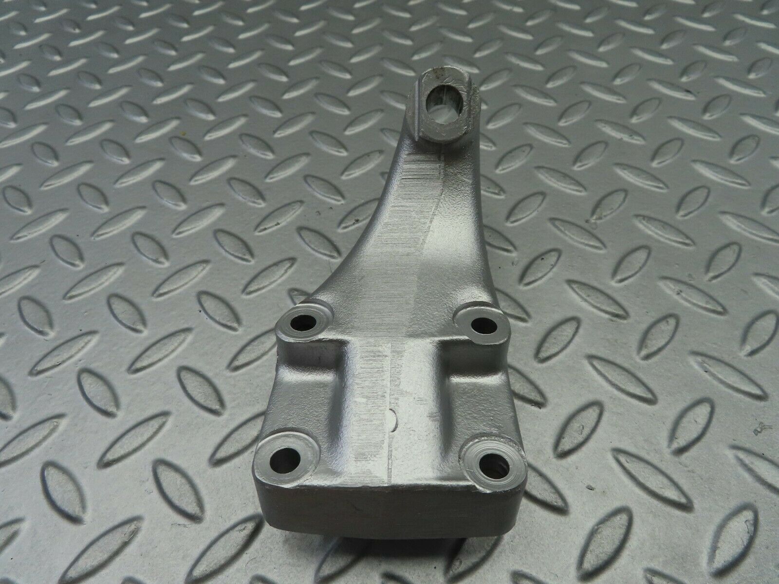 7064 Mercedes-Benz C107 350SLC Coupe Engine Mount Bracket Right Side 1162232304