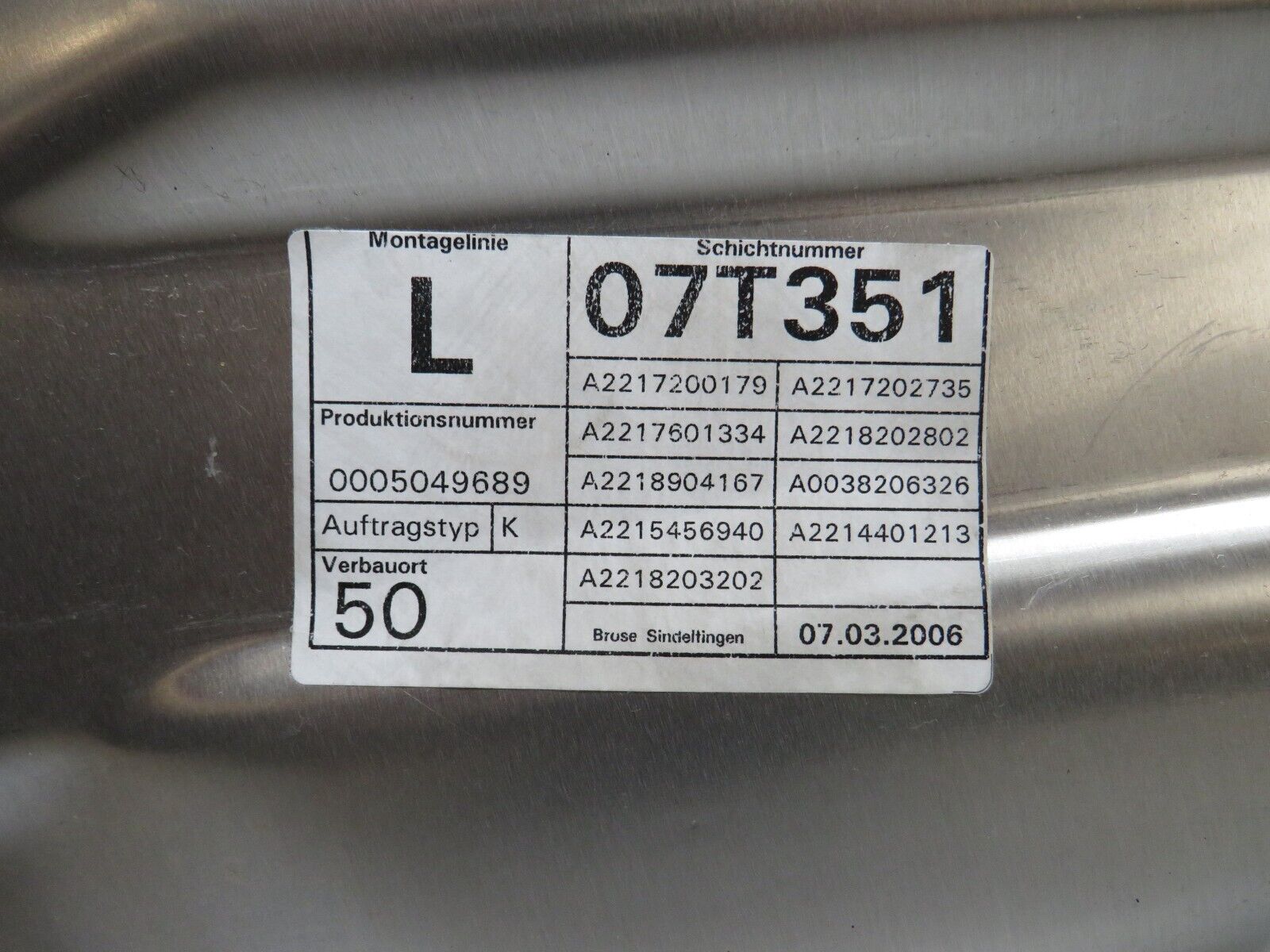 35105 Mercedes-Benz W221 Front Left Window Regulator Support Panel