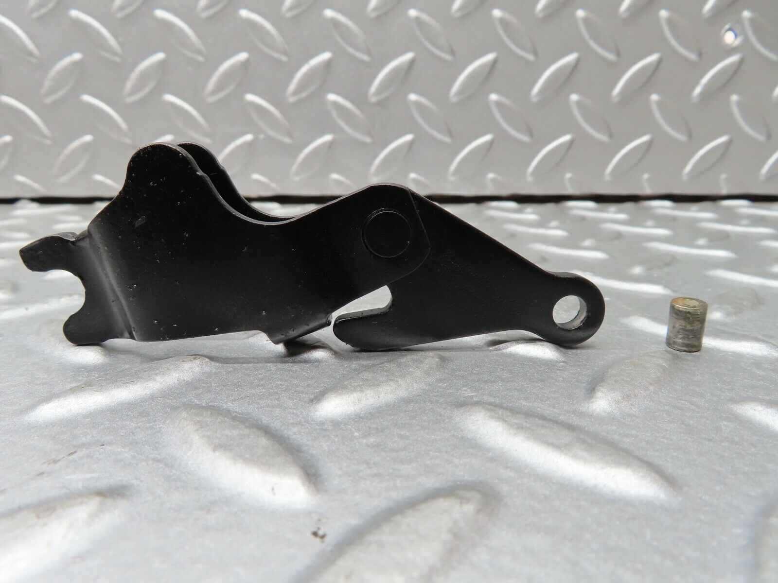 19205 Mercedes-Benz W123 300D Handbrake Regulator