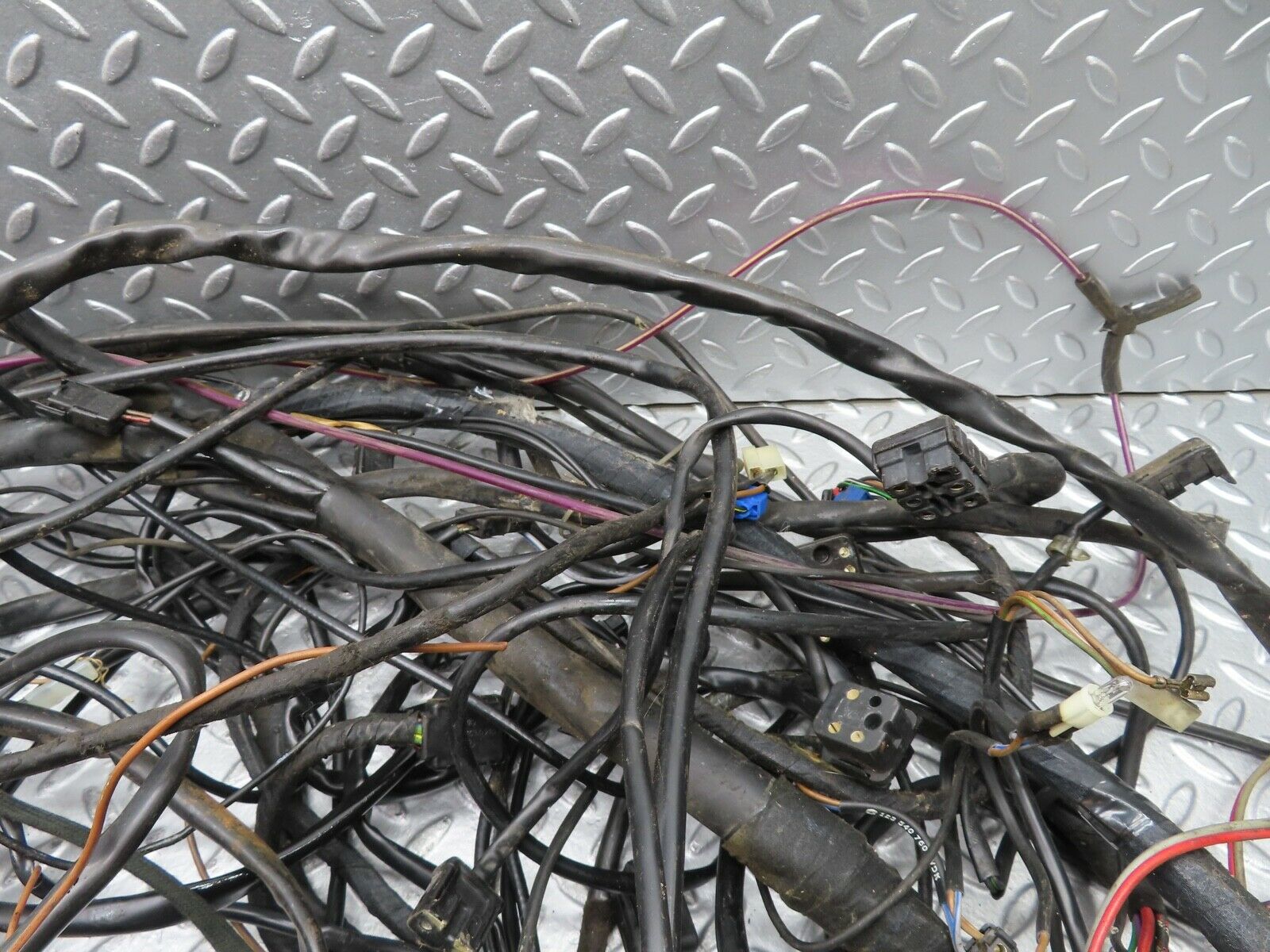 21251 Mercedes-Benz W123 230E Engine Chassis Body Wire Wiring Harness