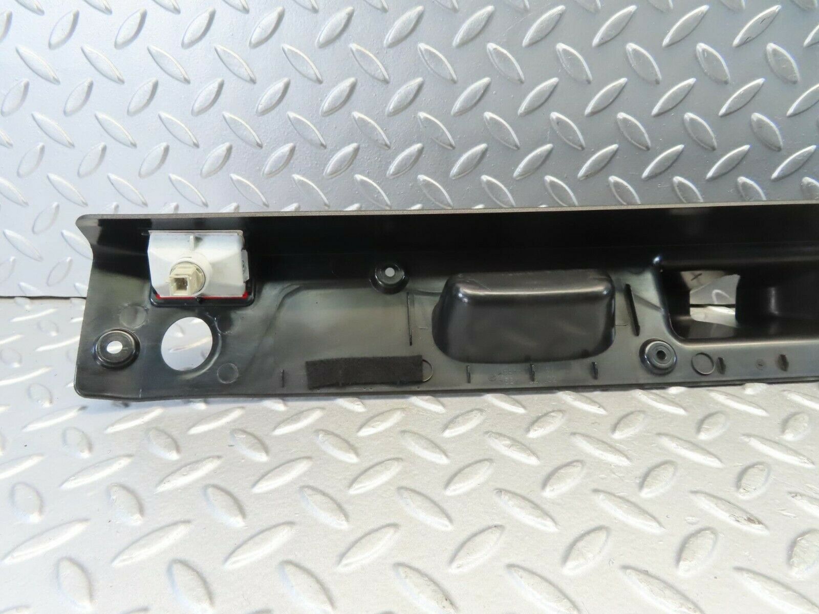 11160 Mercedes-Benz W221 S320 Trunk Cover Trim 221500093