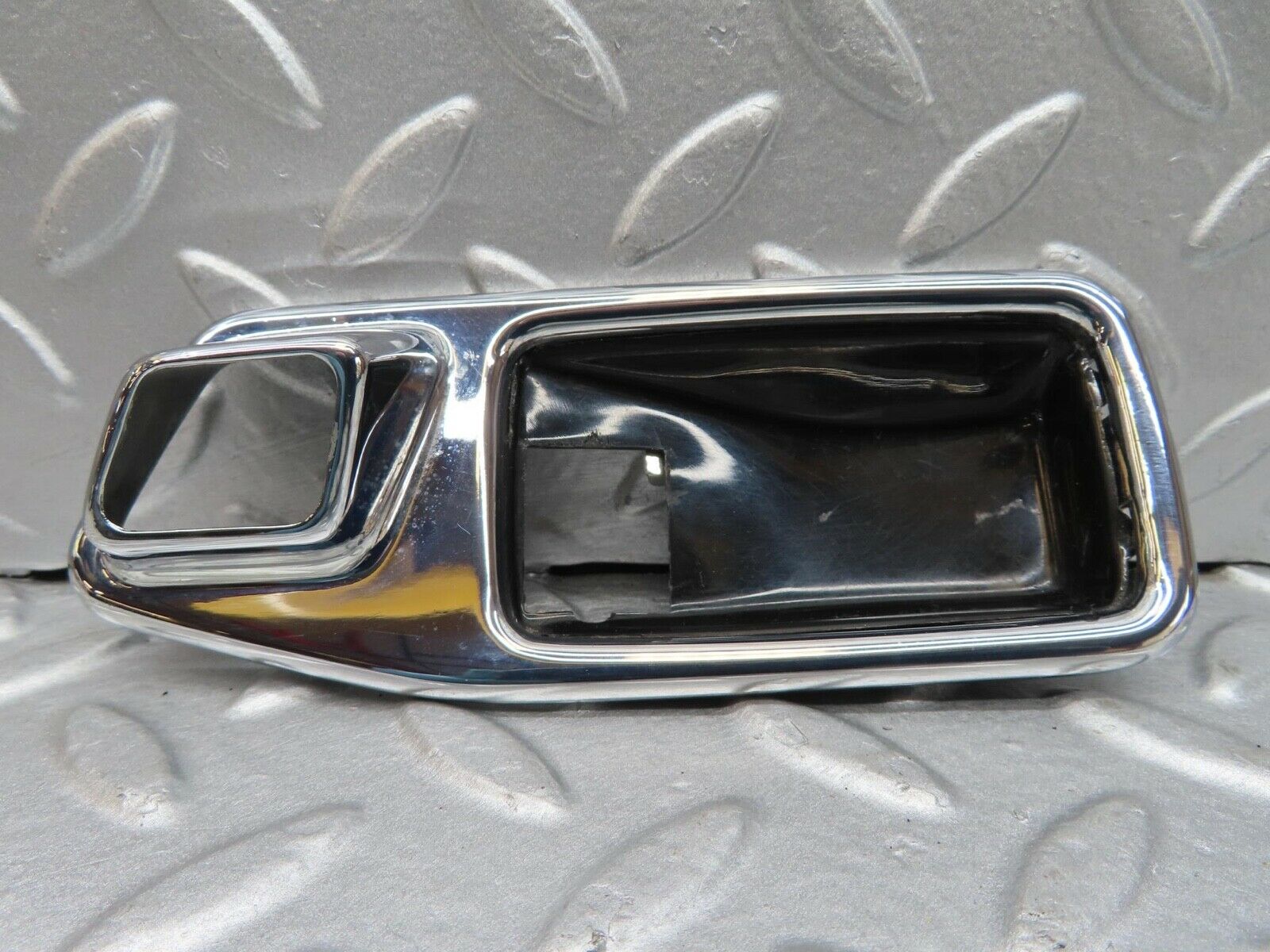 16059 Mercedes-Benz W123 280E Chrome Frame For Door Opener Left 1167660111