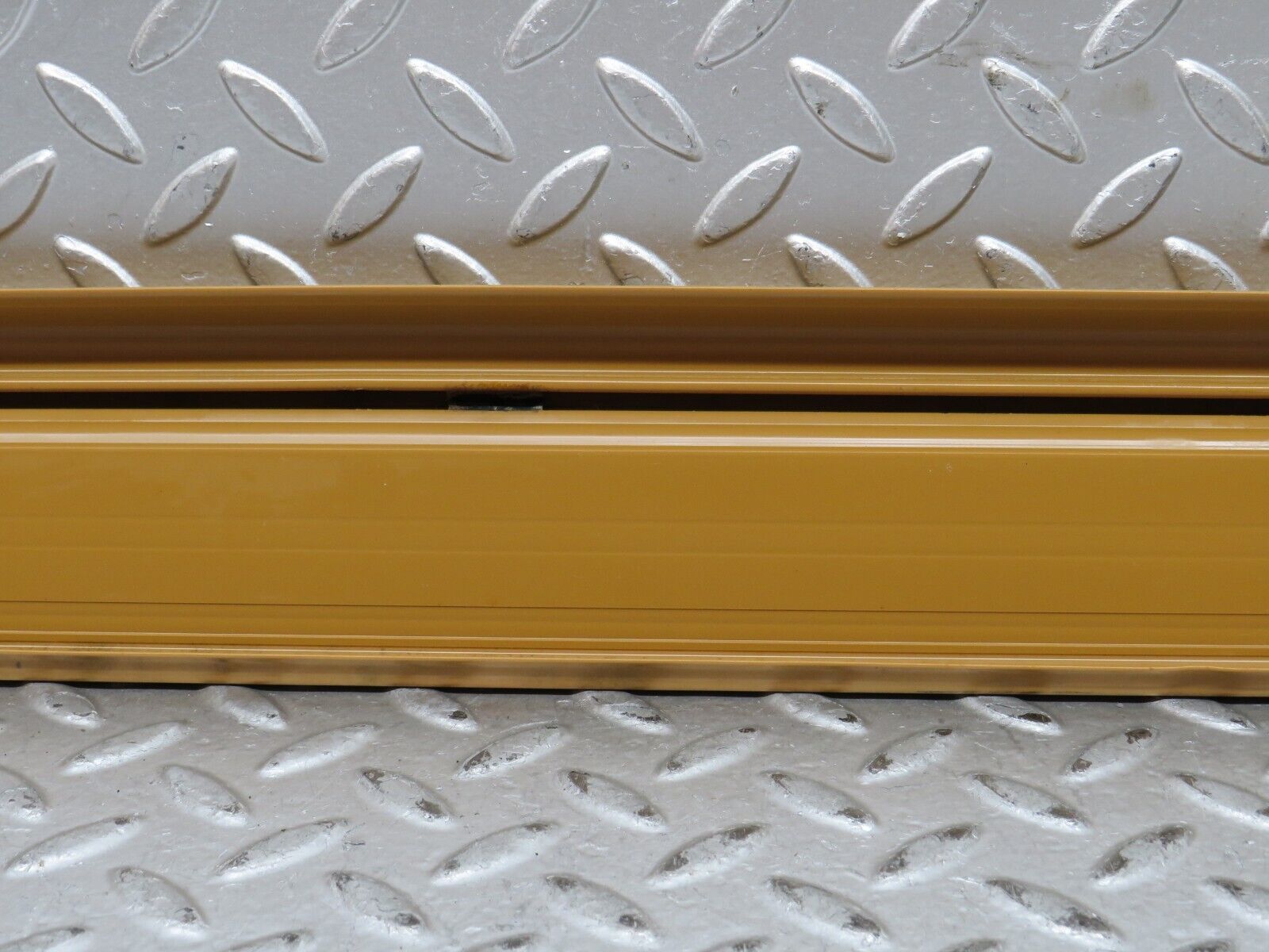 28554 Mercedes-Benz W123 230E Front Right Door Sill Trim Palomino