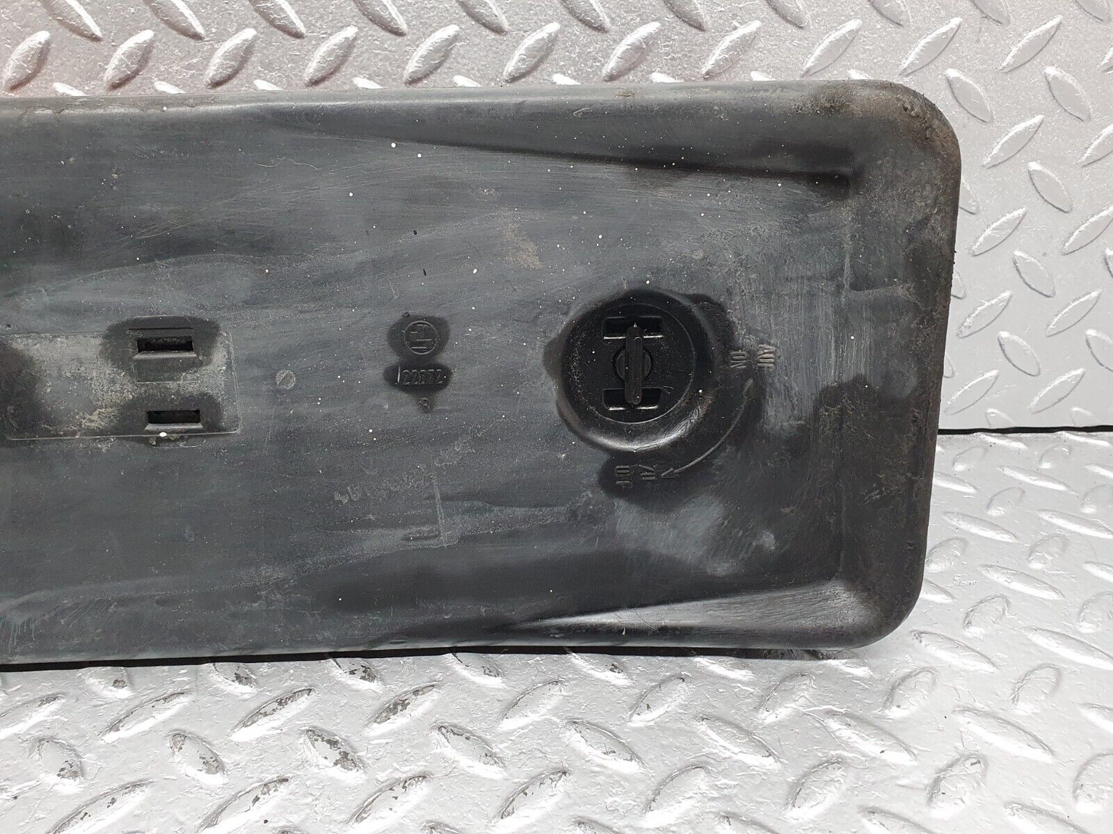 41162 Mercedes-Benz W126 300SE Tail Light & Bulb Holder Right Side