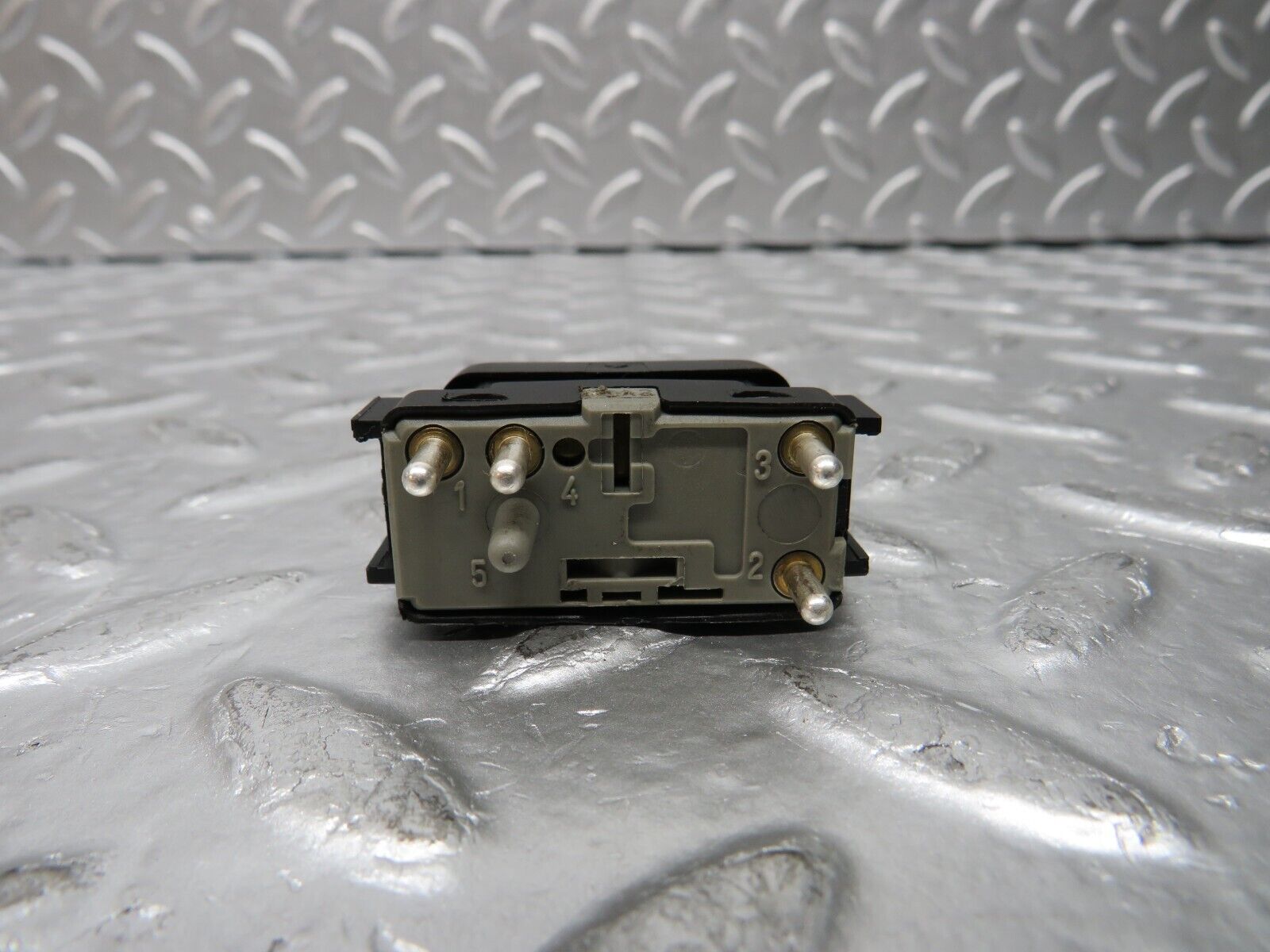 30522 Mercedes-Benz W124 230E Electric Window Switch Left Side 1248209310