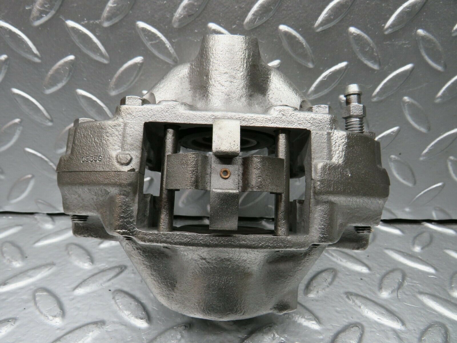 22412 Mercedes-Benz C124 E220 Coupe Rear Right Brake Caliper Lucas 42